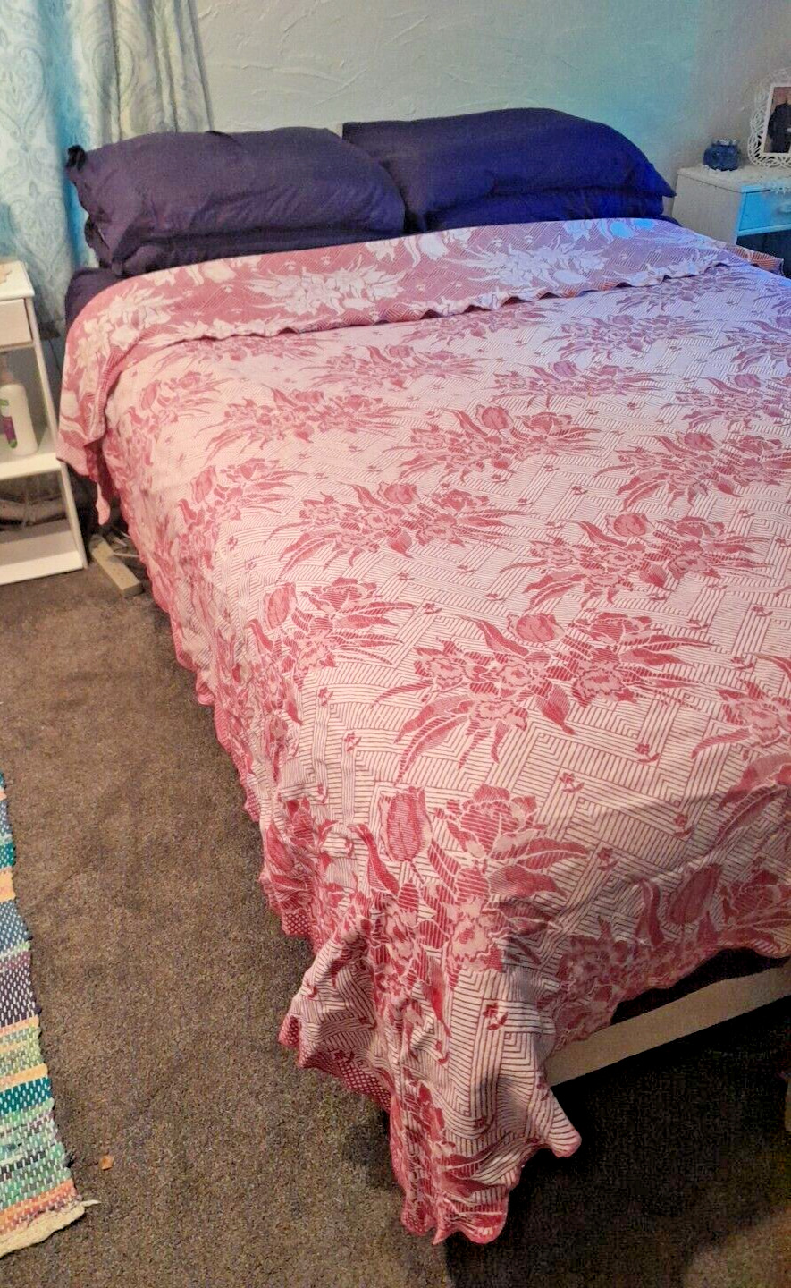  Vintage Queen Floral Bedspread, reversible pink/white