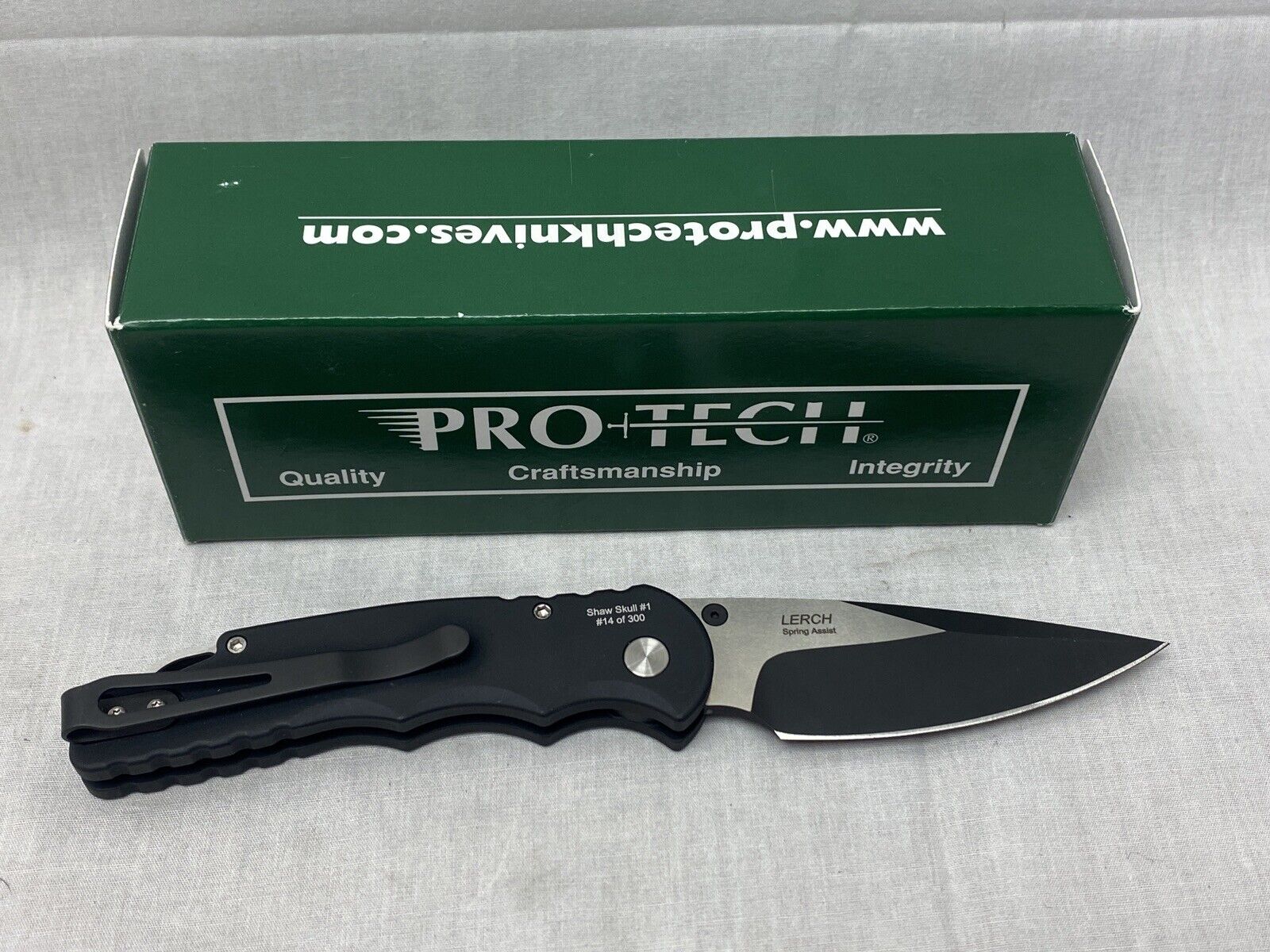 Protech TR-5 SA.6 LERCH ASSIST CUSTOM SKULL Manual Action Knife