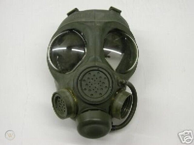 Canadian Armed Forces Issue C4 Gas Mask W/Filter And Carrier - Medium