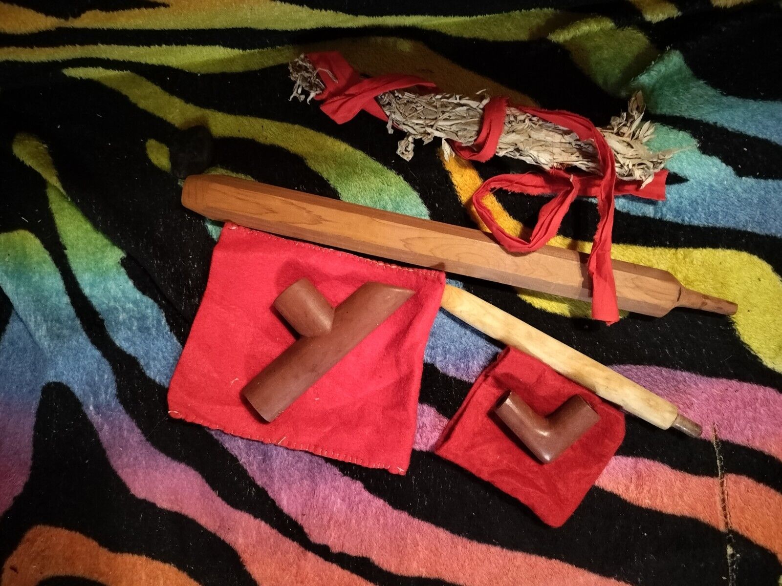 Vintage Native American Catlinite Pipestone Ceremonial Peace Pipes W/ Stem & Bag