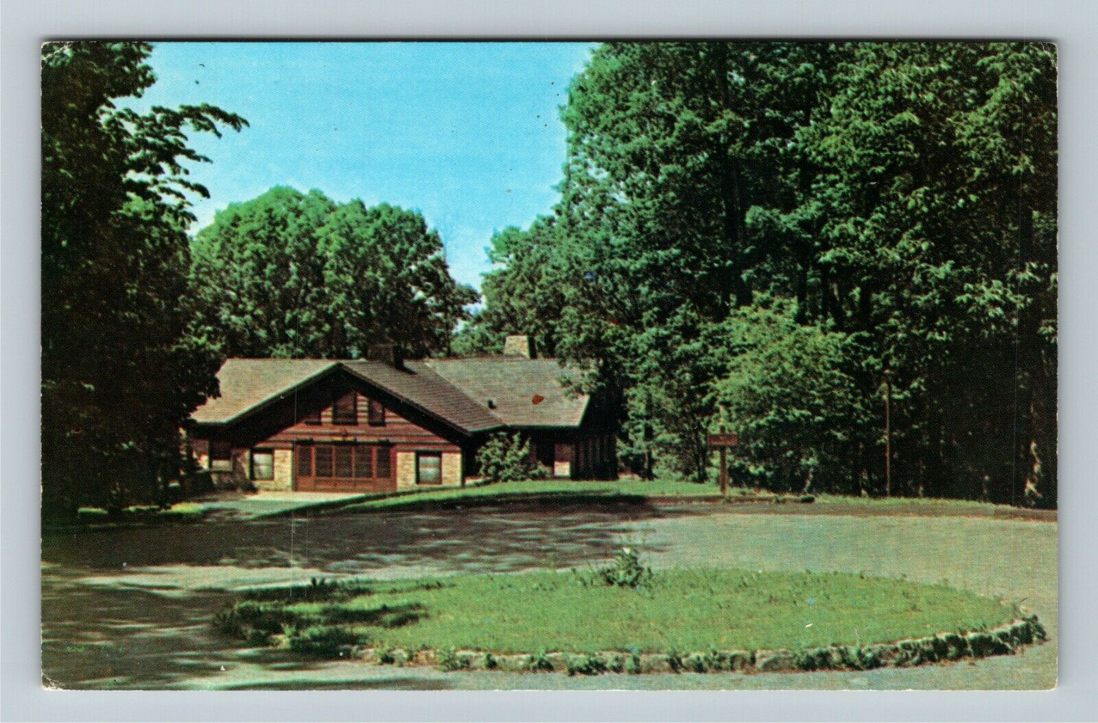Zaleski OH-Ohio, Lake Home State Park, Cabin, Scenic Walkways, Vintage Postcard