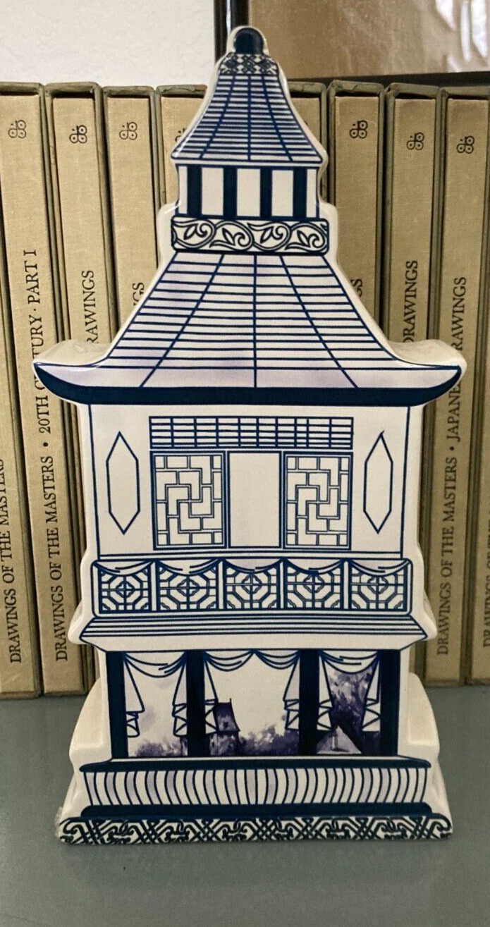 Classical Style House Shaped Money Bank In Blue & White