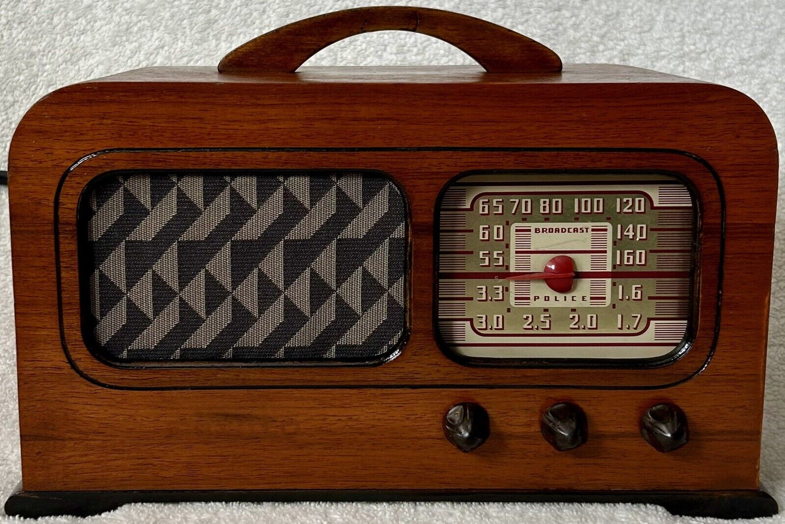 Old Antique Wood Philco tube radio 41 220 Vintage. With Bluetooth