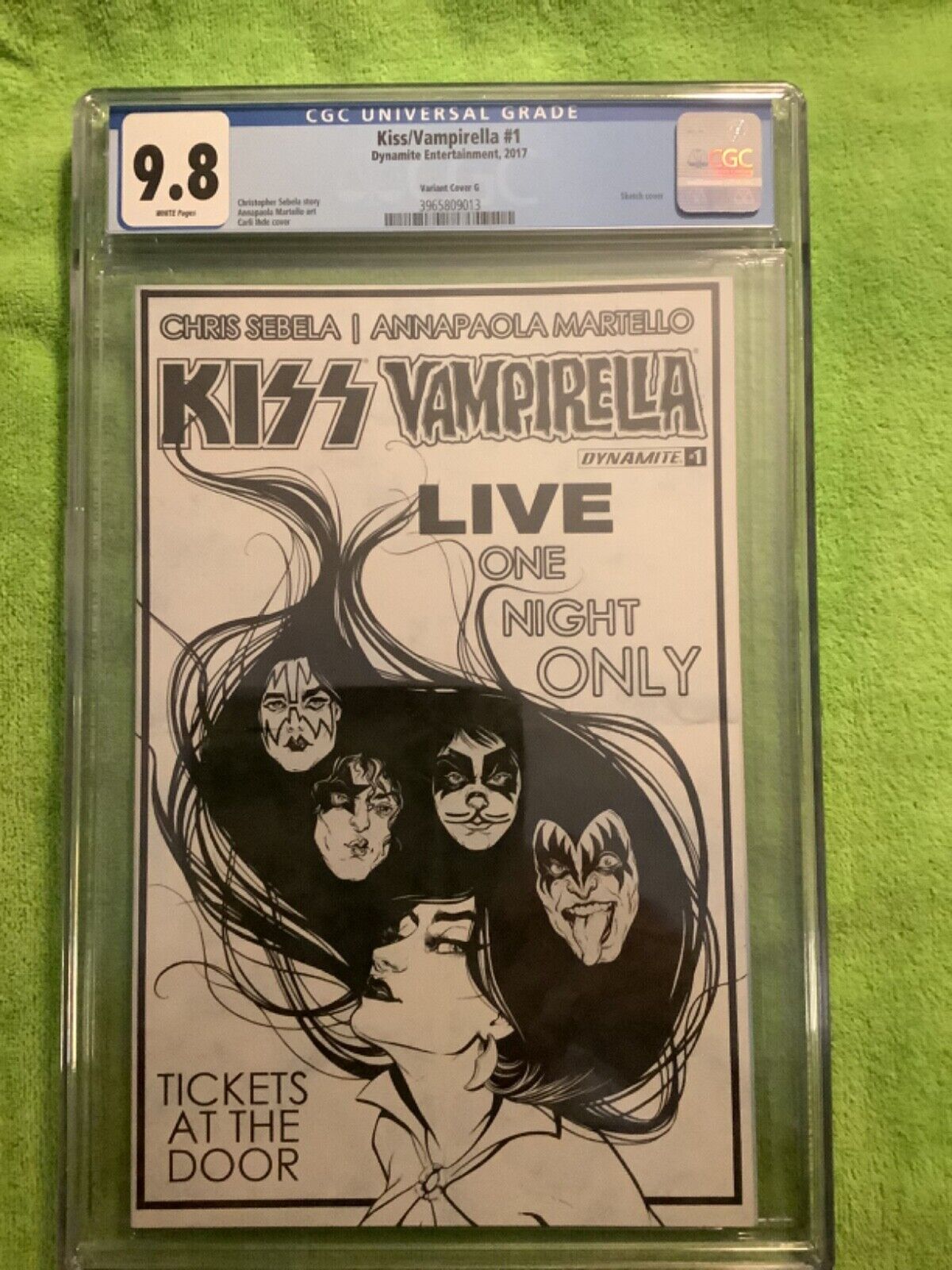 Kiss and Vampirella 1 Only One in Population 9.8 CGC