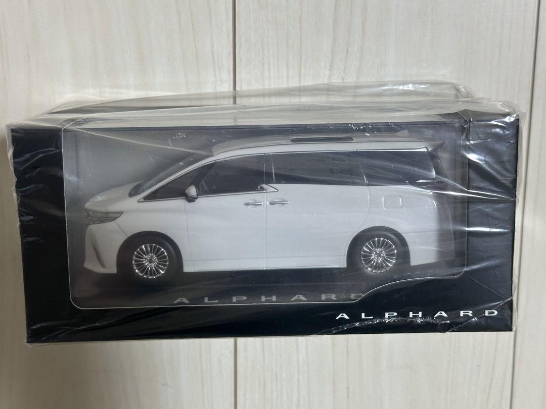 New Alphard 1/30 Mini Car 089 Platinum White Pearl Mica Japan Seller;