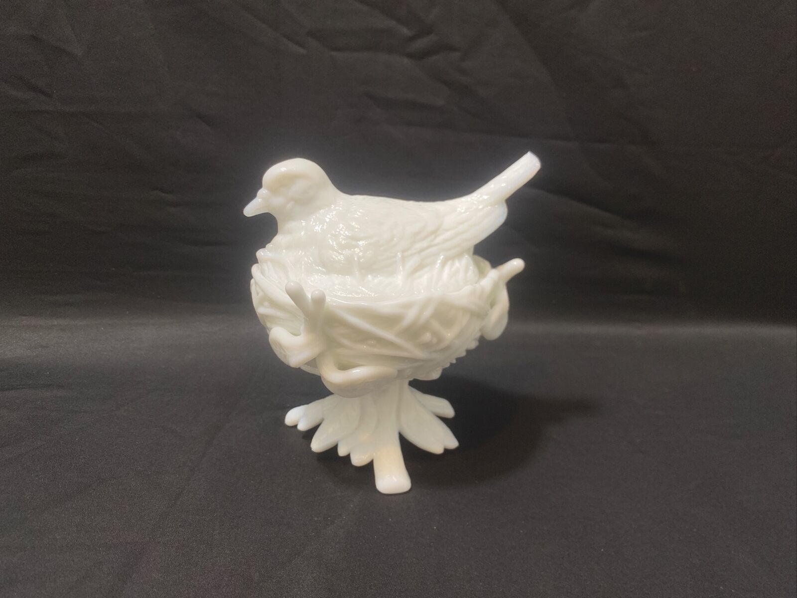Vintage Westmoreland Milk Glass Dove/ Bird on Nest Covered Footed Dish