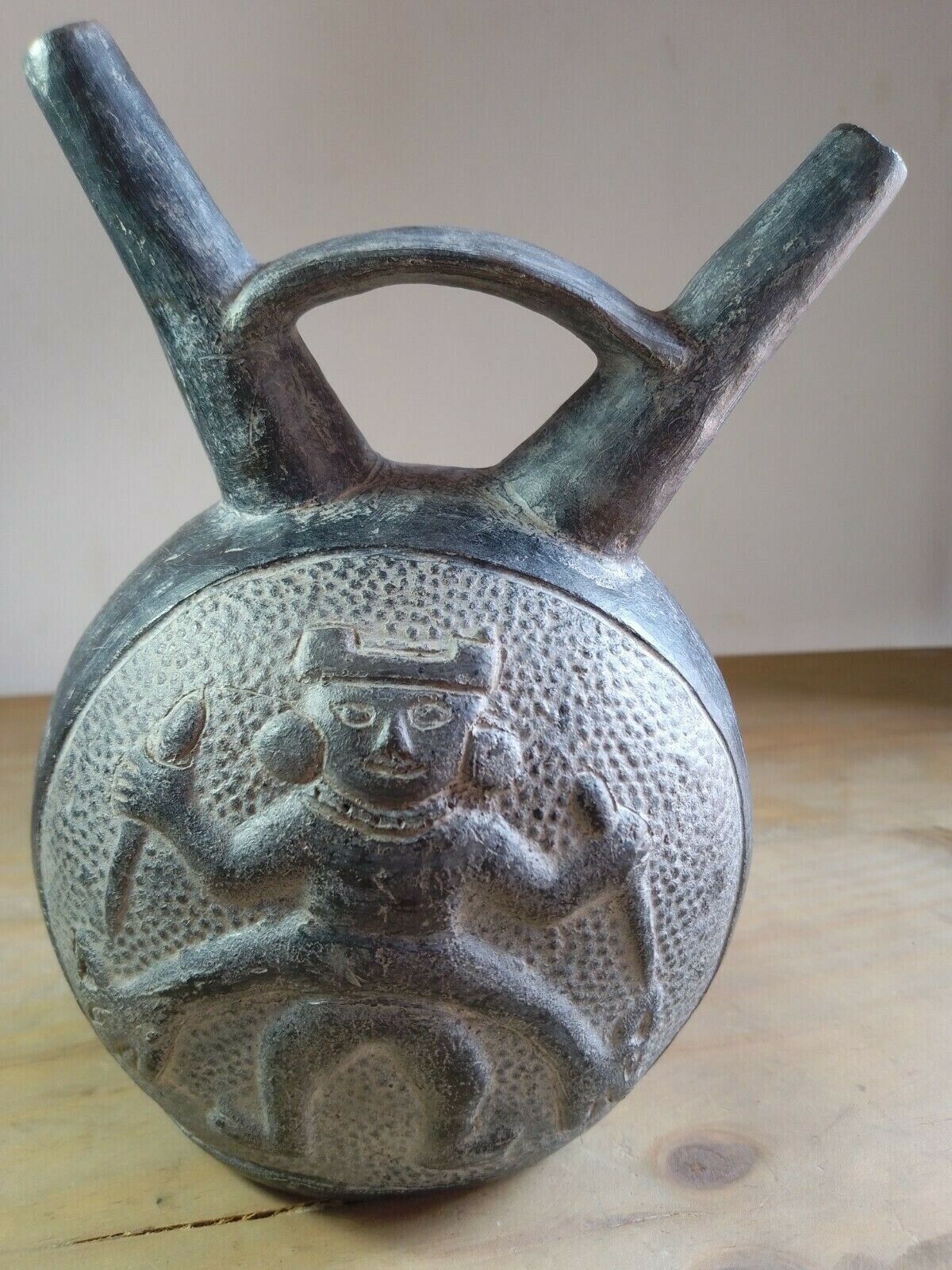 Peruvian Pre Columbian Chavin Style culture - Pottery - Huaco