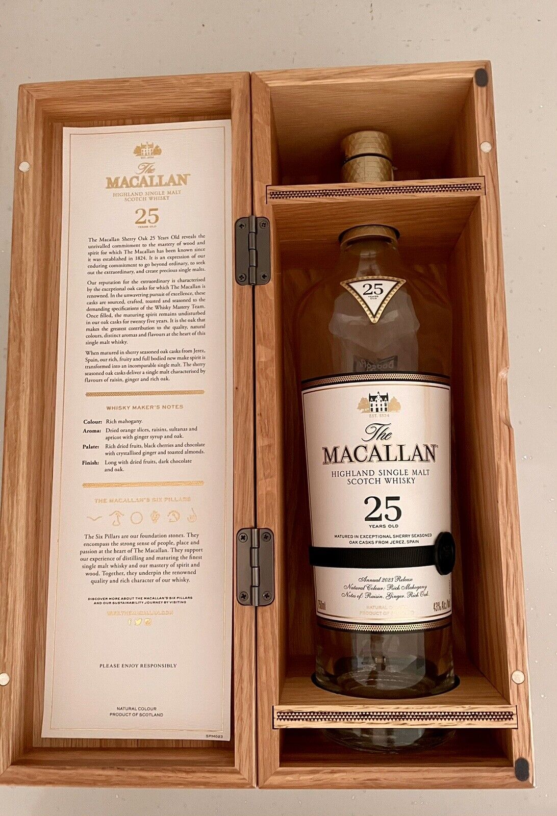 The MACALLAN 25, Empty Bottle,  box and case complete set. In Perfect Conditions