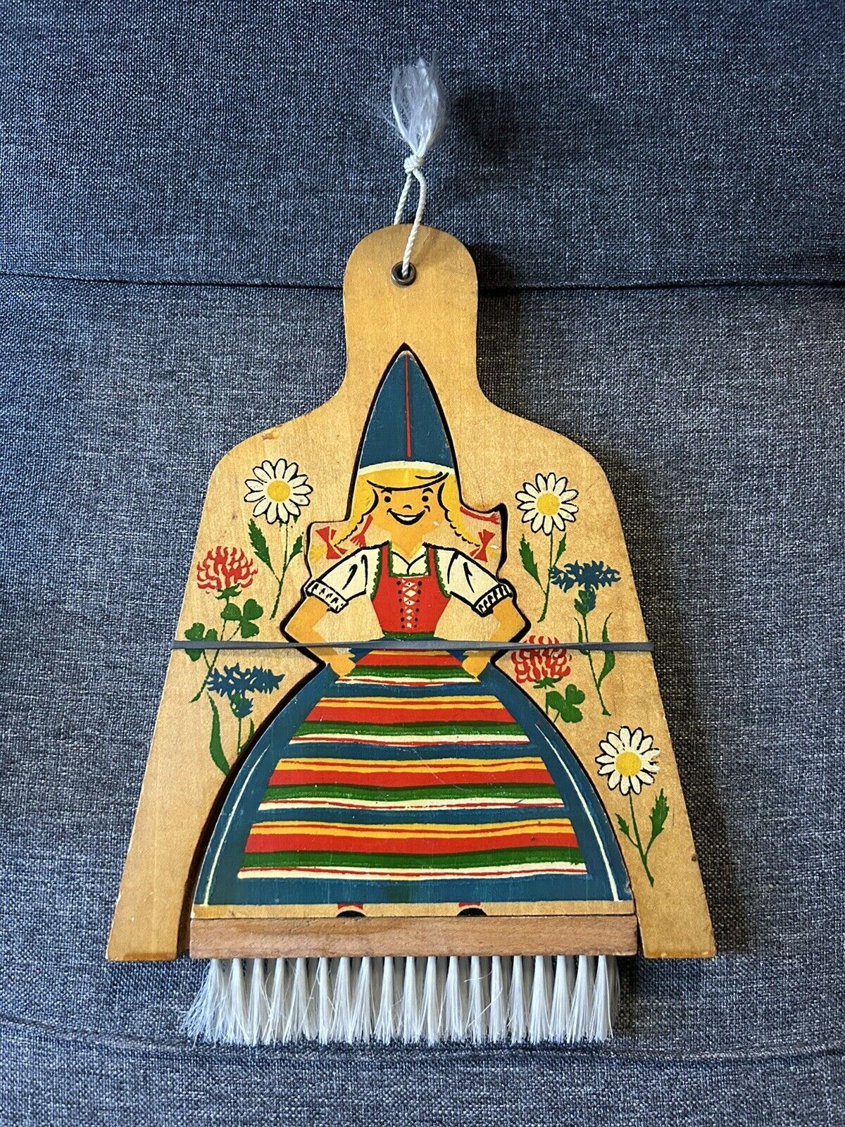 Vintage Wooden Swedish Wall Decor Hanging Hand Painted Wooden Dust Pan & Brush