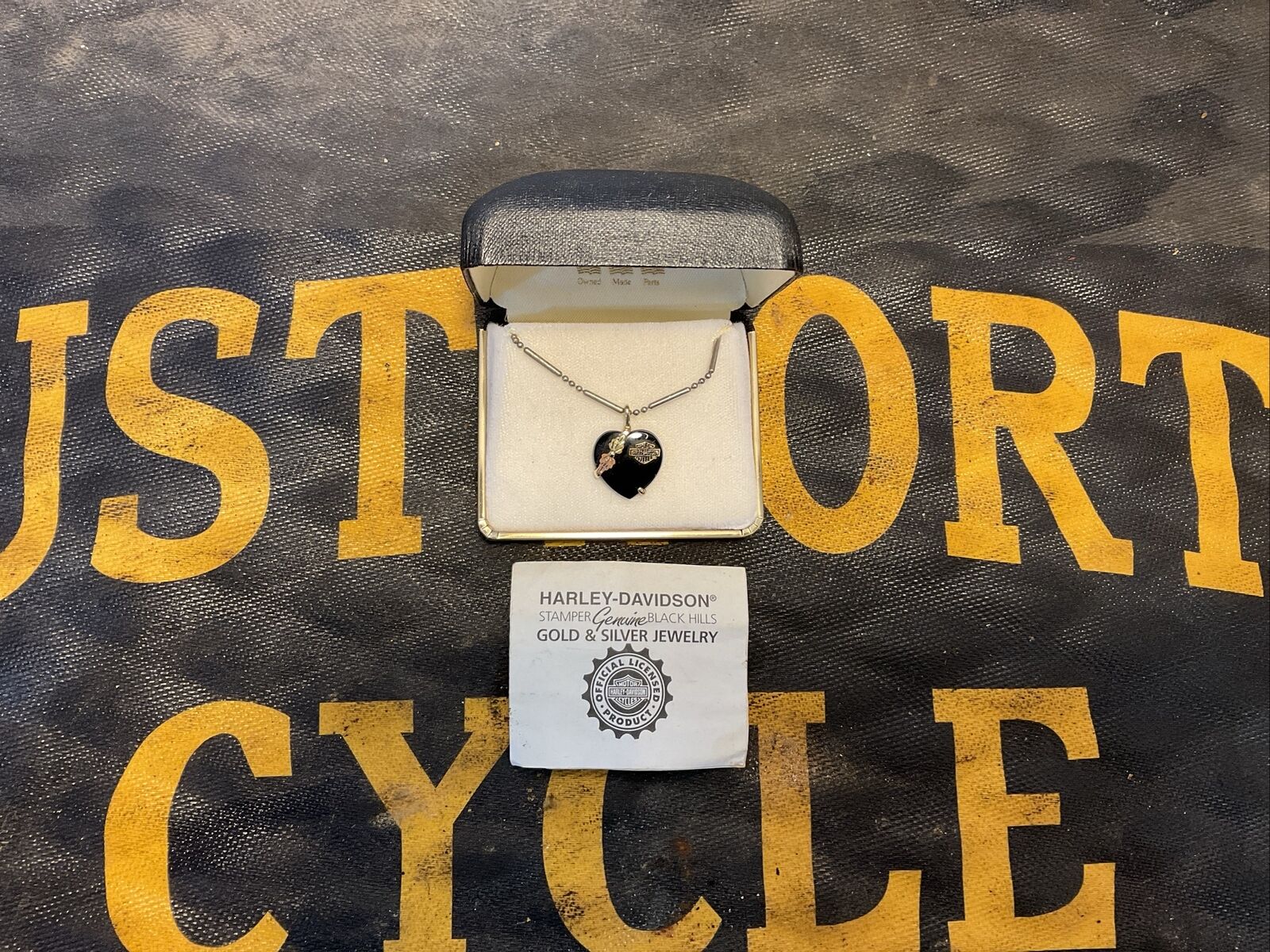 Vintage Harley Black Hills Stamper Jewelry Genuine Onyx Heart Leaf Pendant Chain