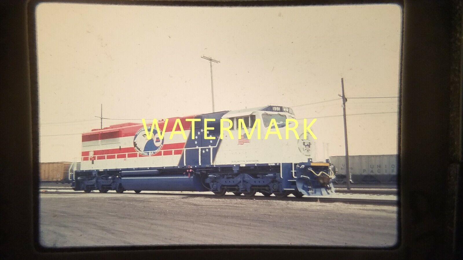 DV17 TRAIN ENGINE LOCOMOTIVE 35MM SLIDE RAILROAD BNSD 1991, KANSAS CITY, MO 1991