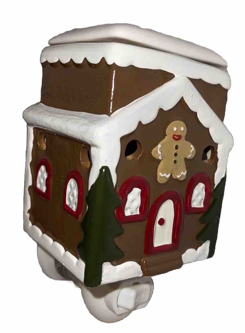 Better Homes & Gardens 2012 Christmas Gingerbread House Wax Warmer Plug-In