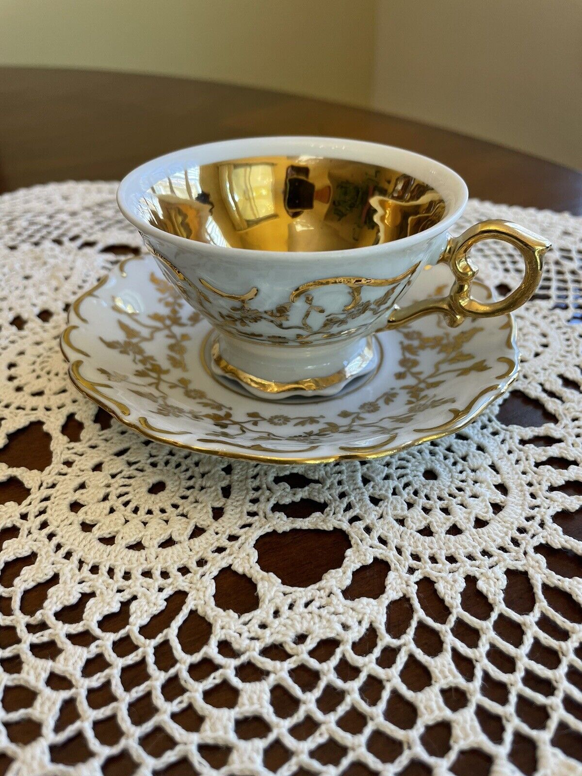 Haus Dresden Germany 1950’s PVB Gold Flower Vines Tea Cup And Saucer 