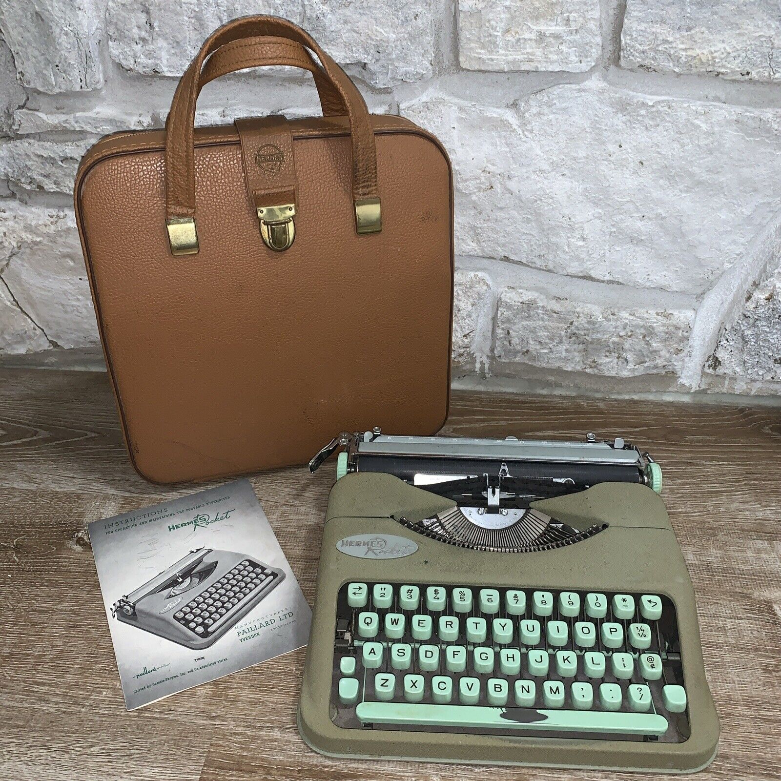 1950’s OLD HERMES ROCKET Green Portable Typewriter Case Switzerland Instructions