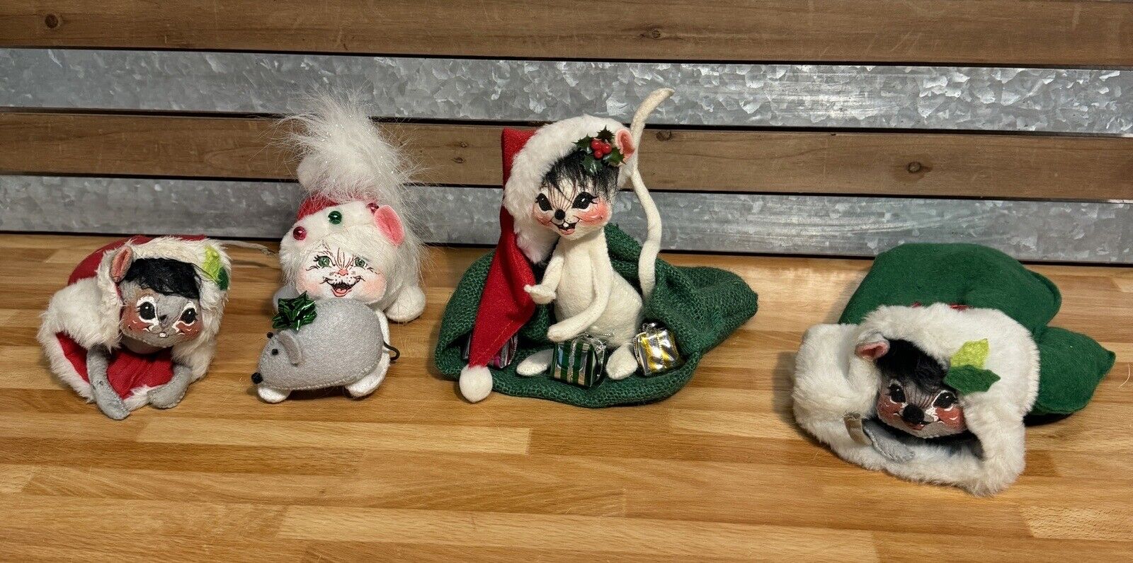 Annalee Mobilitee Vintage Dolls 1965-2010 Christmas Mouse Laying Lot of 4