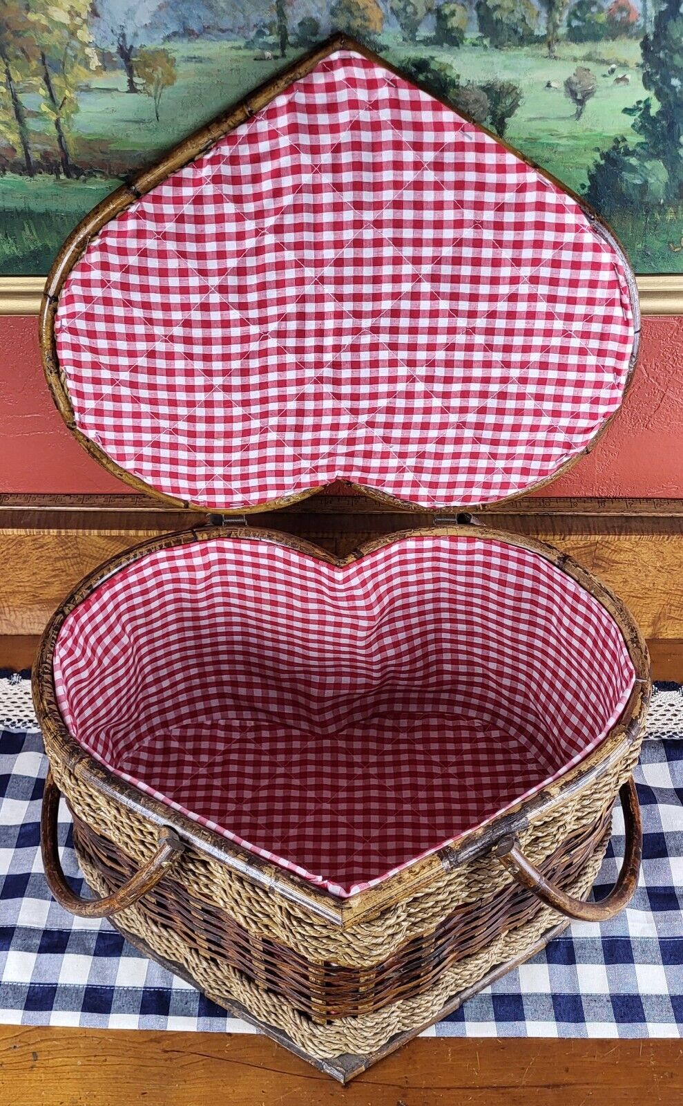 Vintage Lg Heart Shaped Picnic Basket•Bent Rattan/Wicker w/Hinged Lid & Handles 