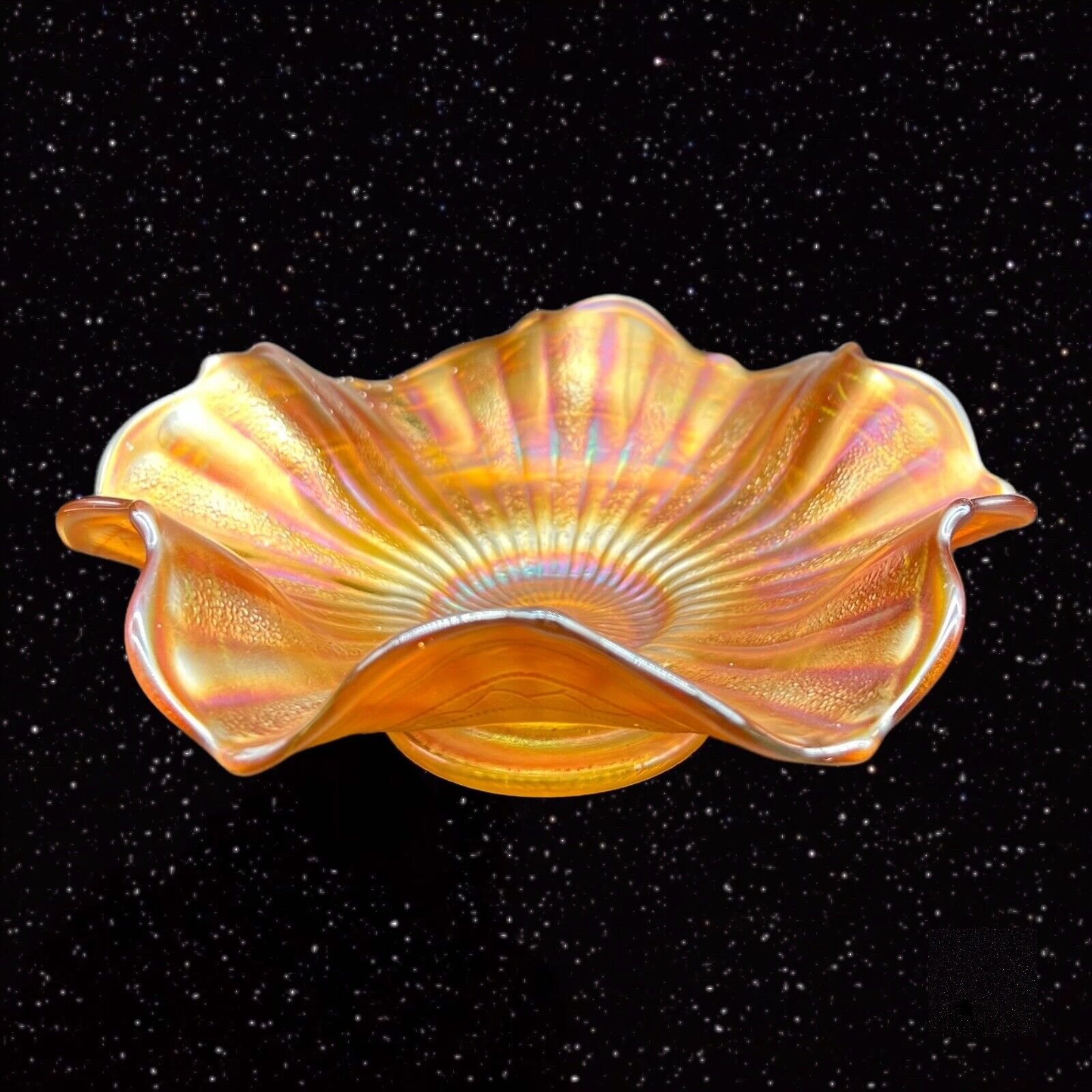 Fenton Glass Stippled Rays Scale Band Exterior Iridescent Bowl Marigold 6.5”W 2”
