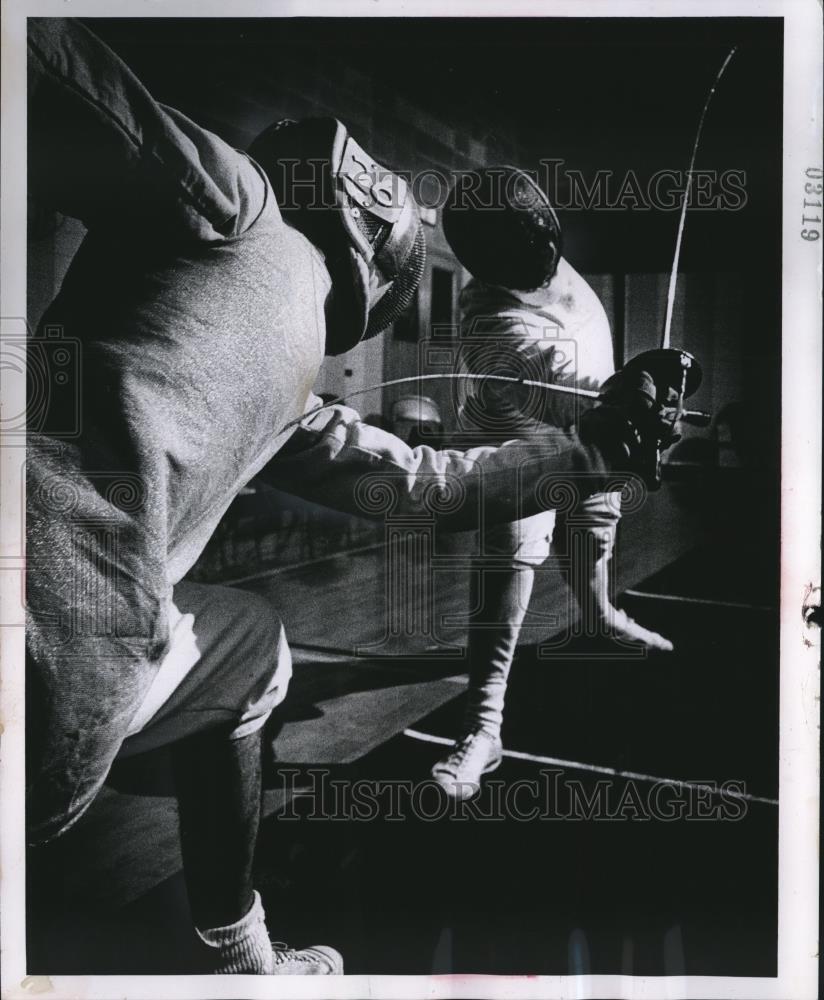 1968 Press Photo Gerald Bodner & Jerry Wiviott in fencing action at Central YMCA