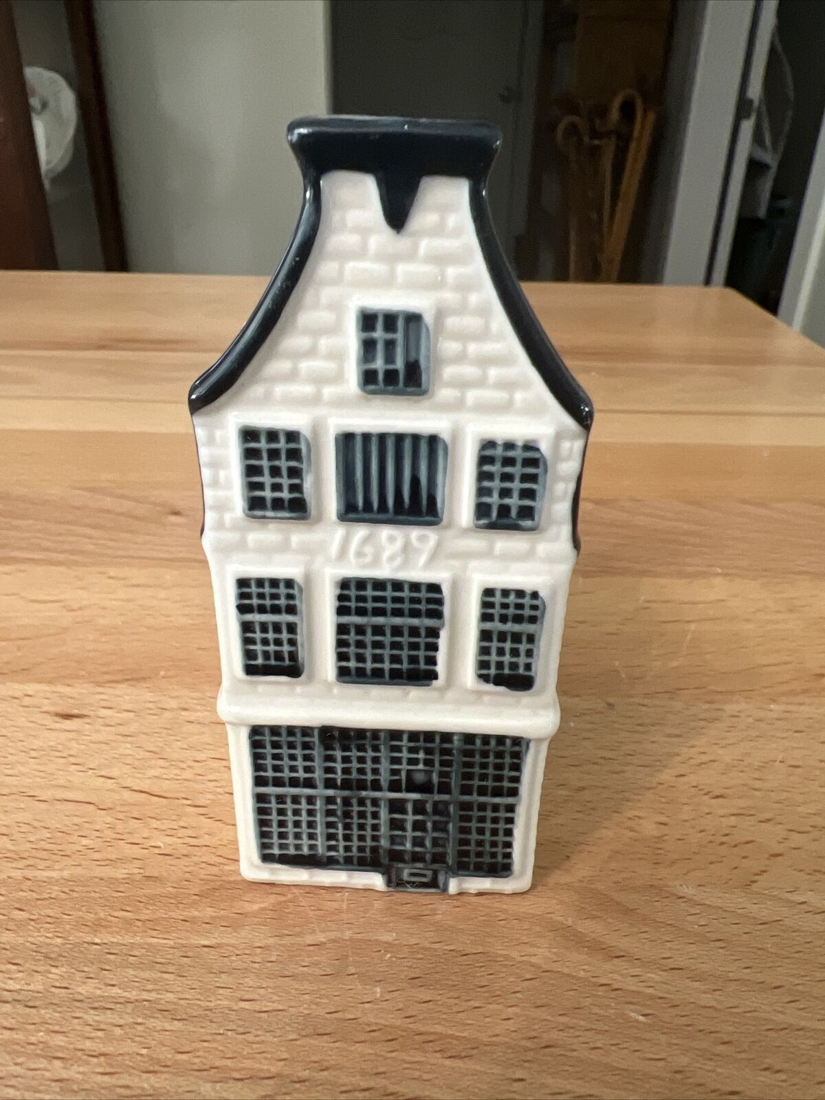 KLM Blue Delft House #11 BOLS Holland Porcelain Miniature - Empty
