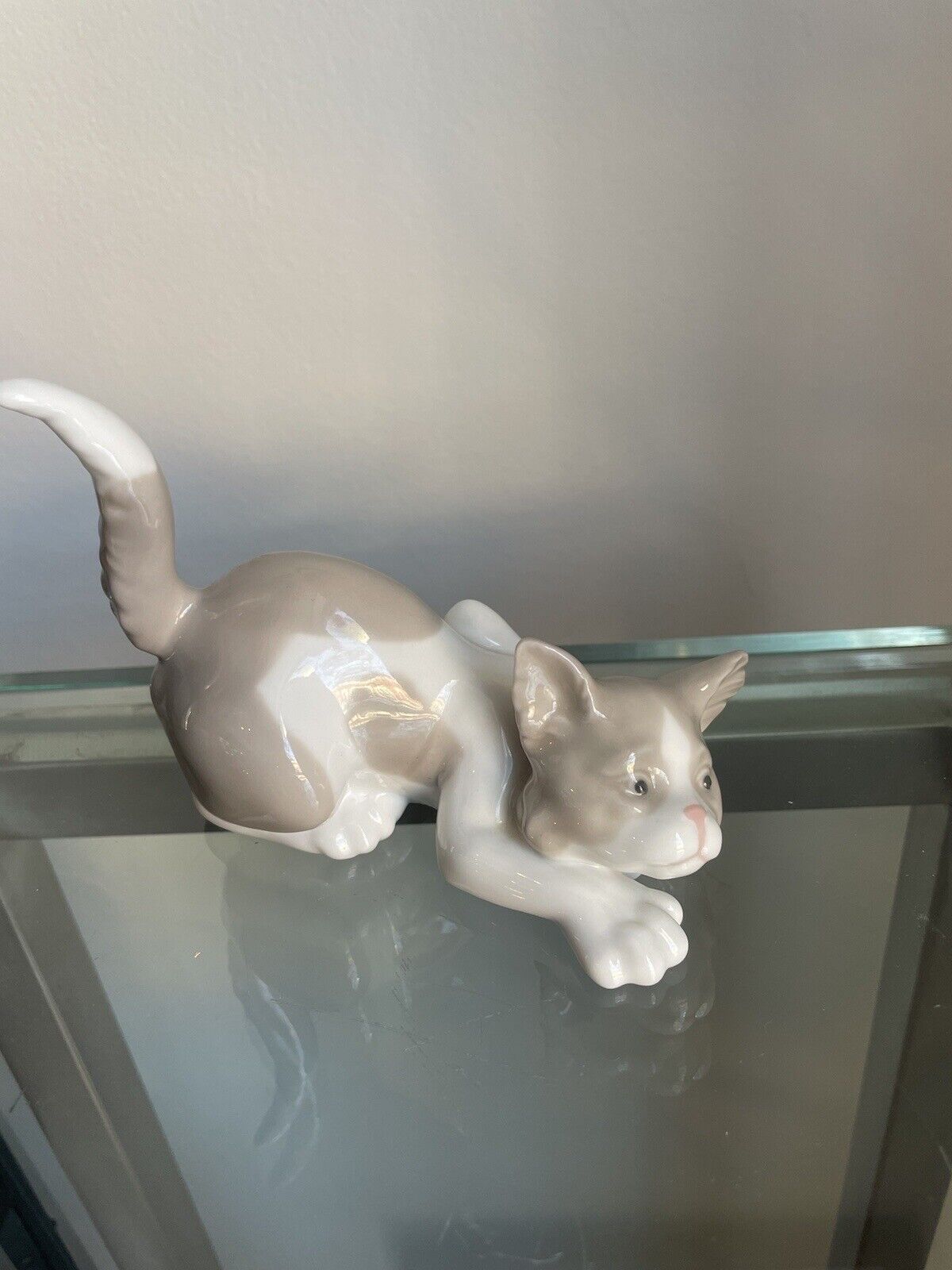 Lladro Collectible Figurine “Attentive Cat”