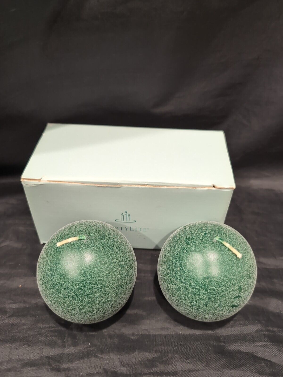 PartyLite Frosted  3” Ball Pinesberry Candles Q39591 New 