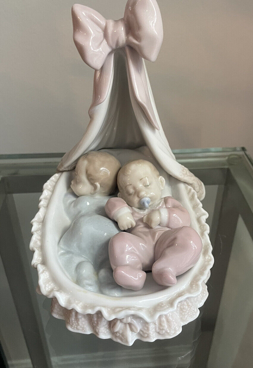 Lladro Porcelain Figurine “Sweet Dreams”
