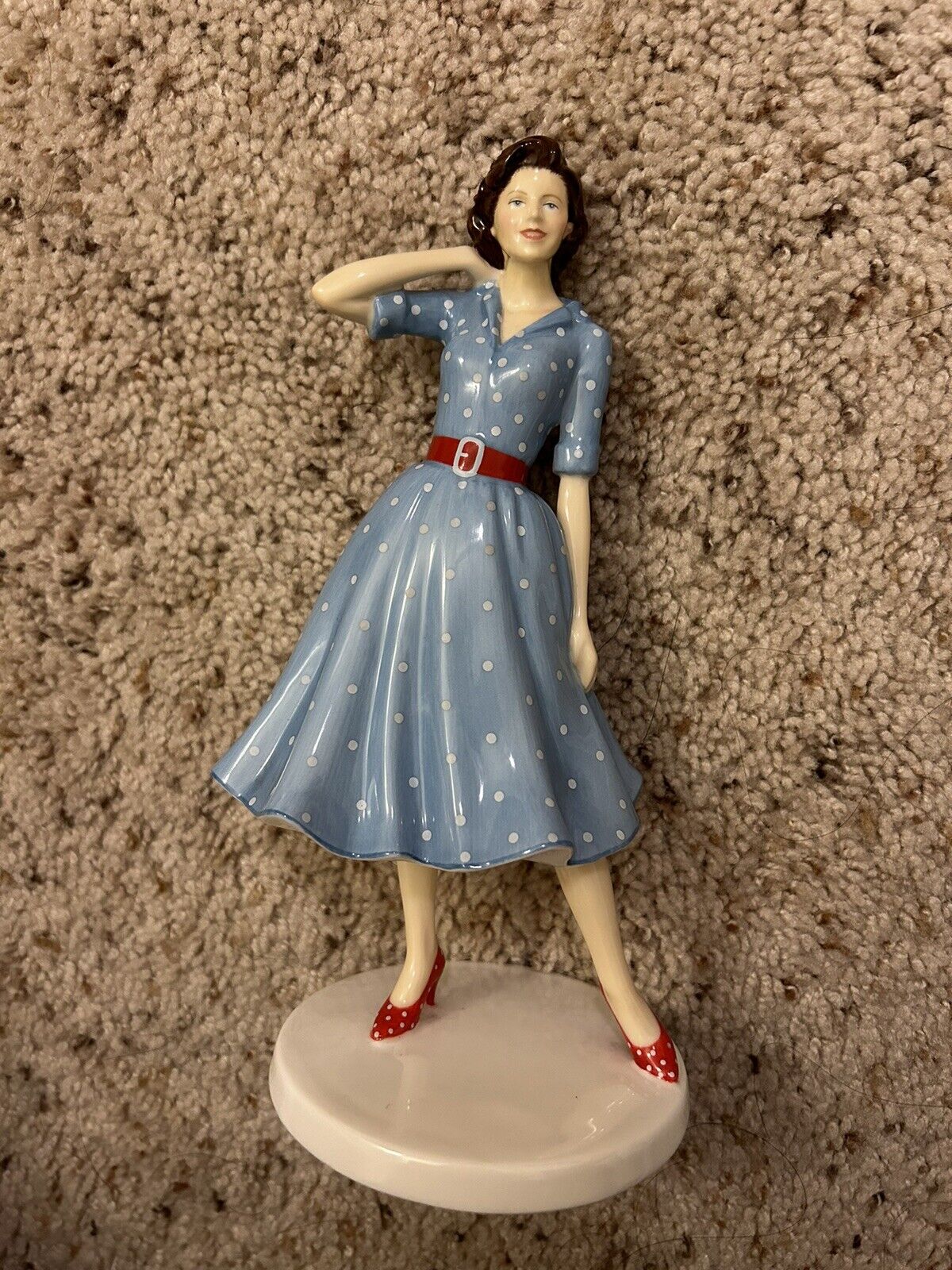 Royal Doulton Figurine HN5595 Fashion Through the Decades 1950s Nancy 1128/1500