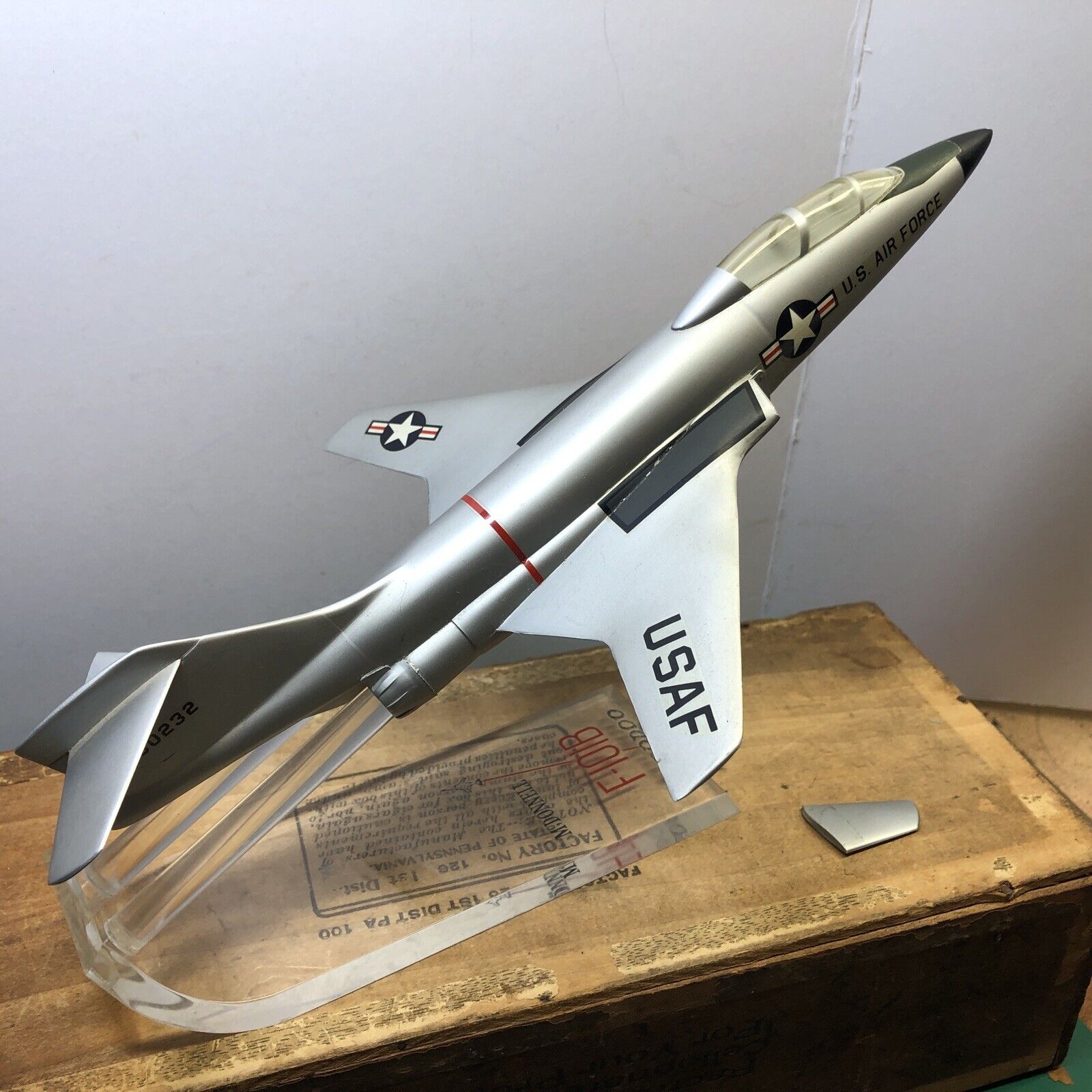F101B Precise Models  Fighter Jet Model McDonnell Douglas Desk Top Model