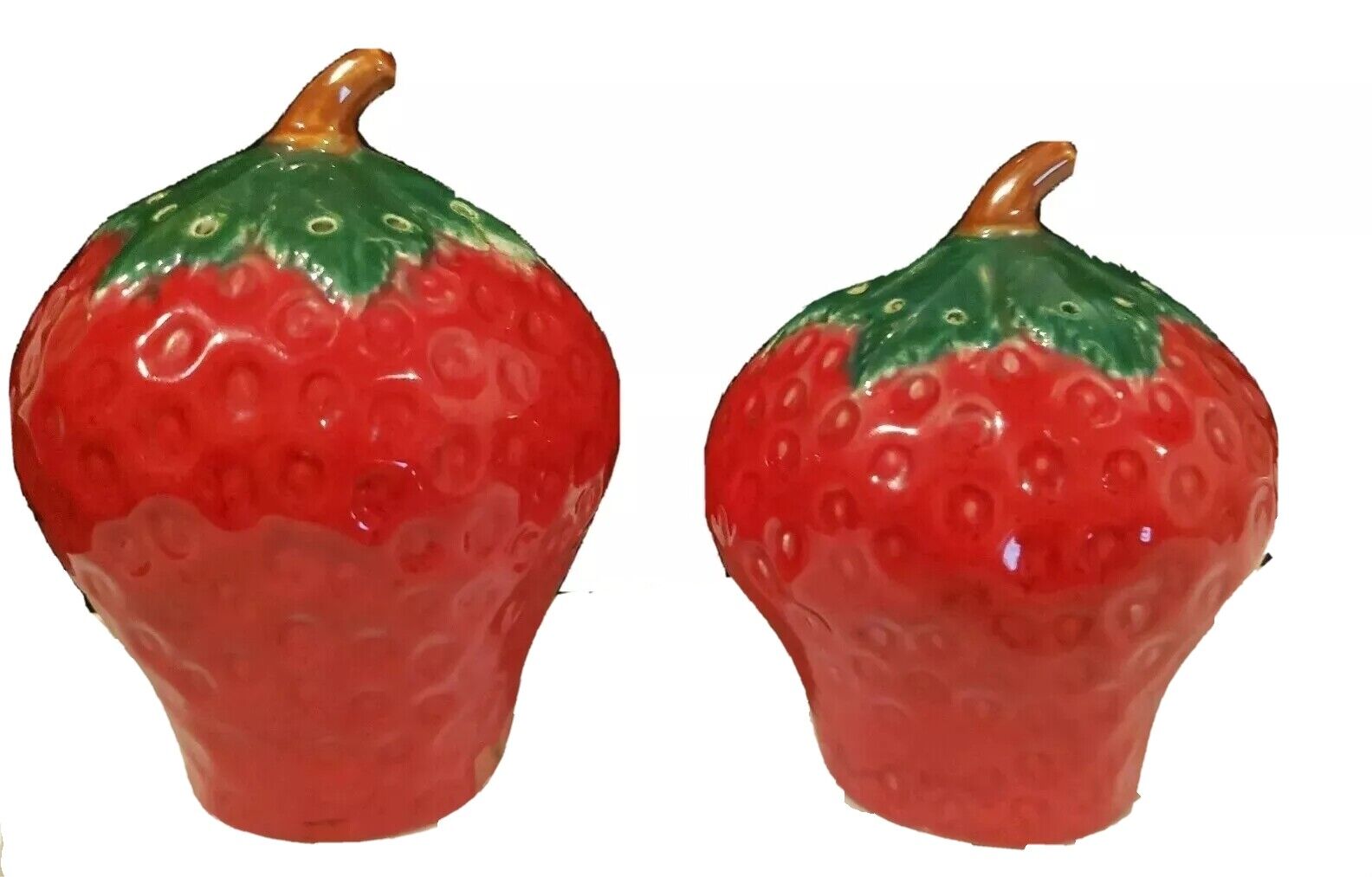Vintage Strawberry Salt & Pepper Shaker Set Ceramic Fruit Decor