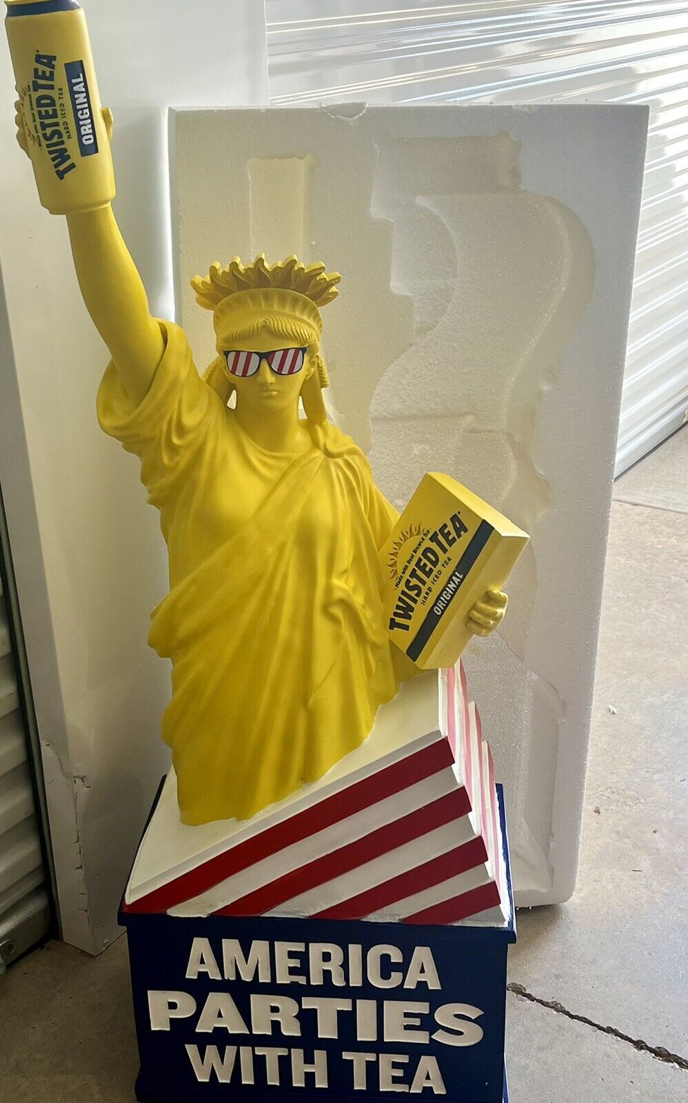Twisted Tea Hard Iced Tea Statue of Liberty Floor Display NEW IN BOX