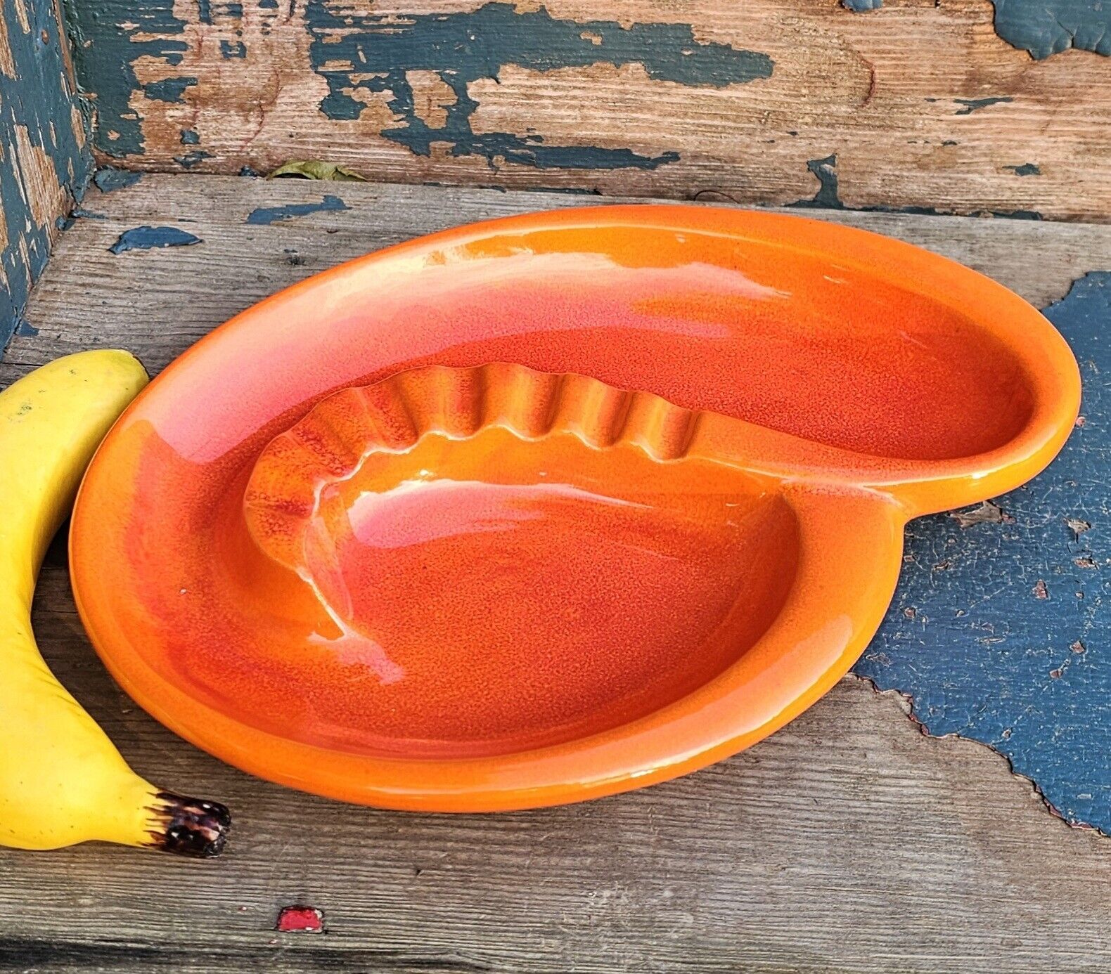 Vintage Royal Haegar USA Art Pottery Atomic Orange Red Amoeba Ceramic Ashtray 
