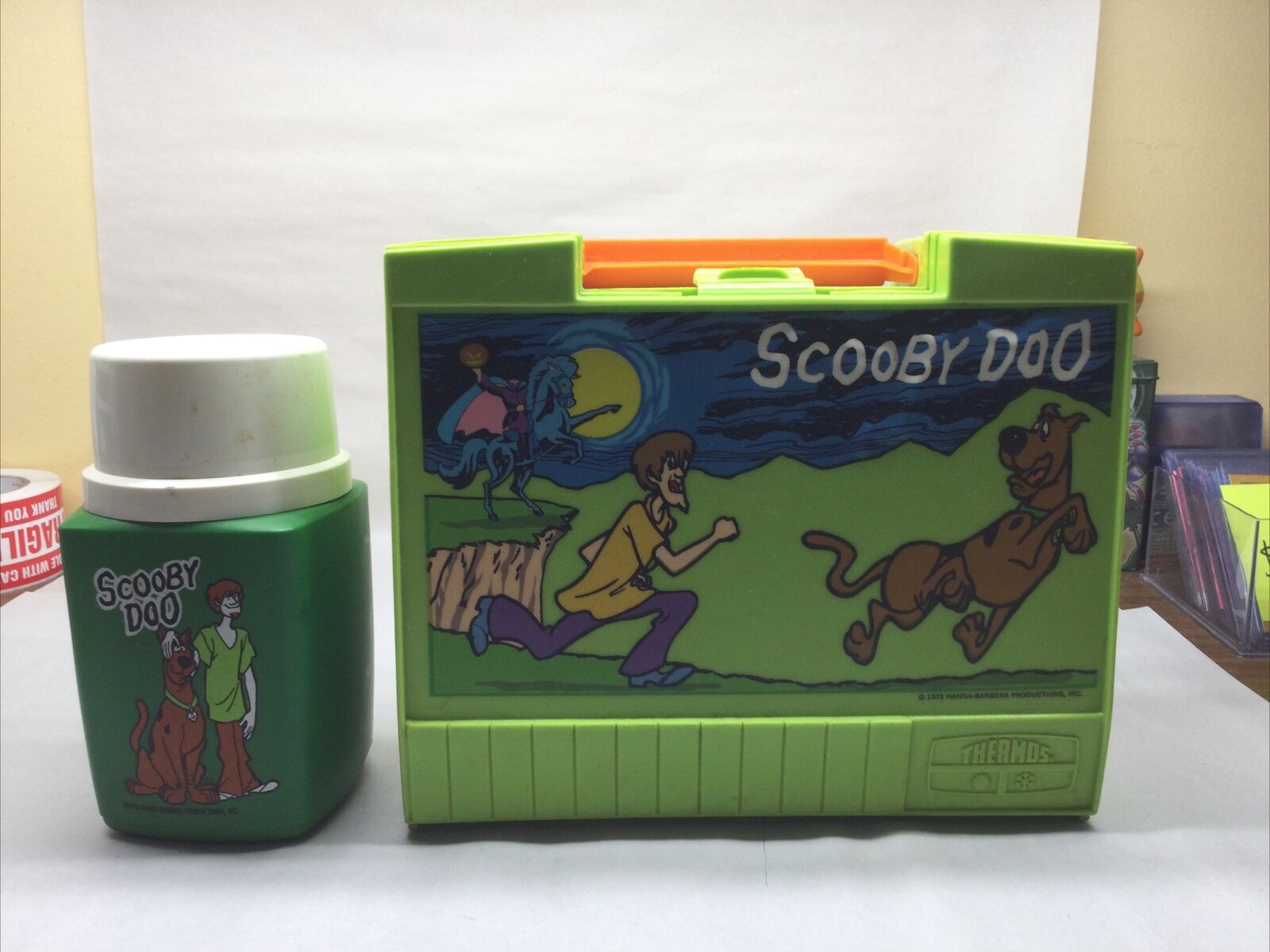 1973 Hannah Barbara Scooby-doo Thermos Lunch box Plastic Thermos Included