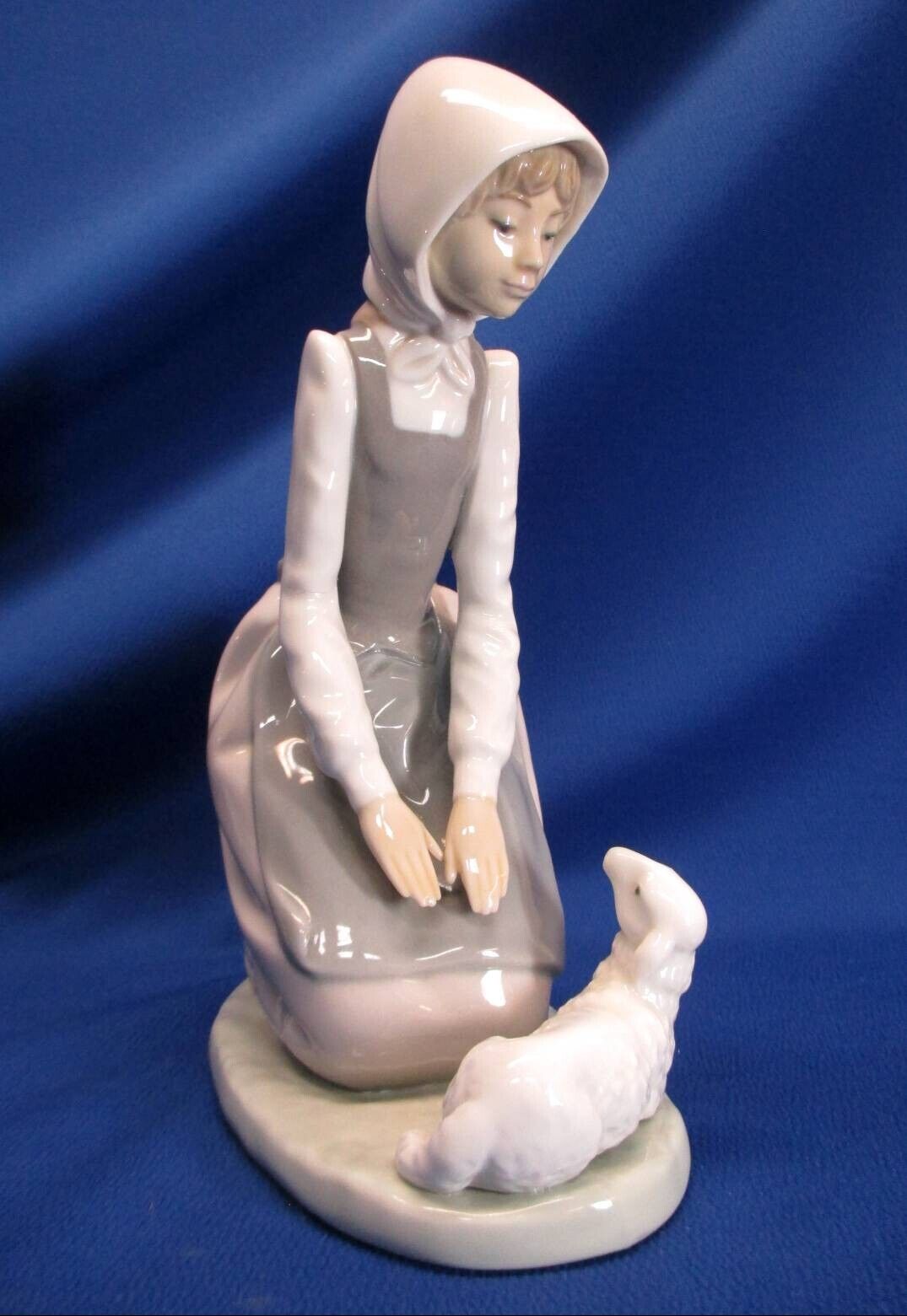 LLADRO NAO YOUNG GIRL KNEELING WITH LAMB HARDER TO FIND FIGURINE