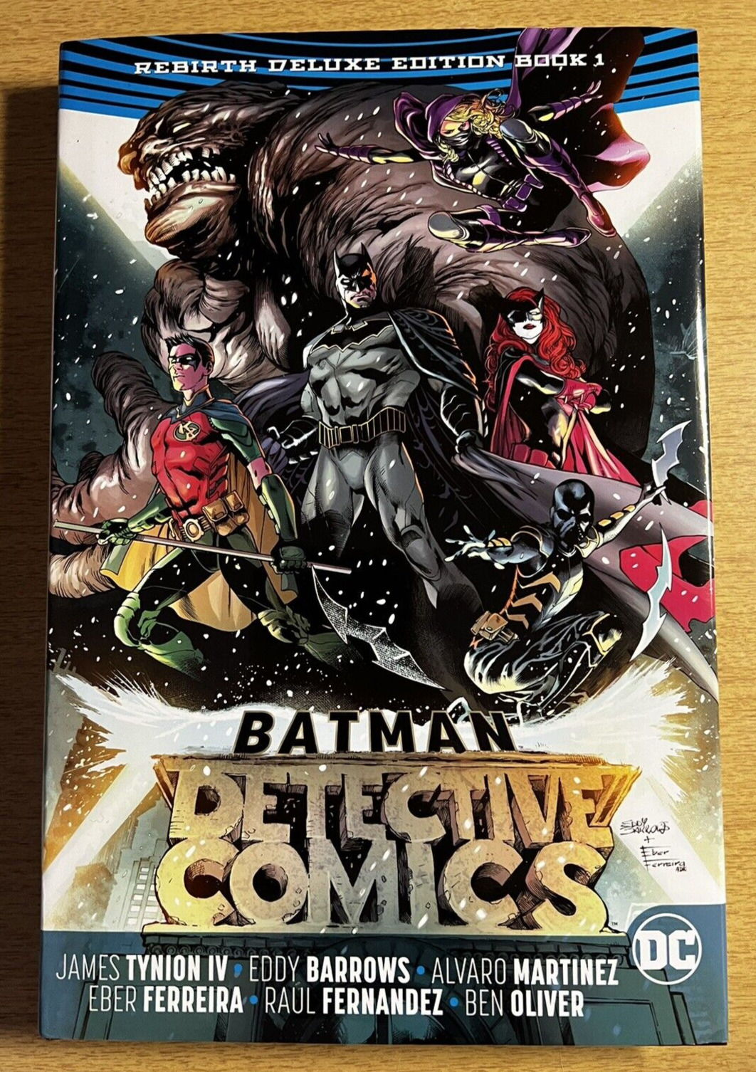 DC - BATMAN: Detective Comics - Rebirth Deluxe Edition - Book 1 - Brand New