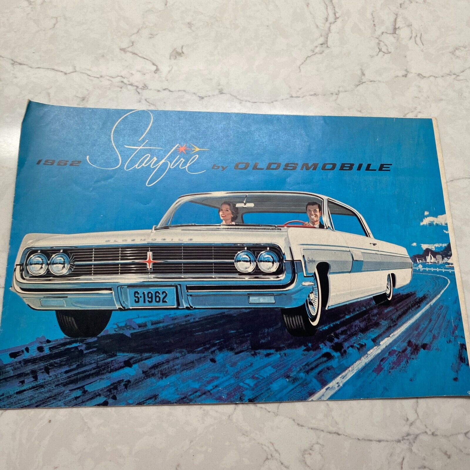 1962 Oldsmobile Starfire Hardtop and Convertible Automobile Sales Brochure