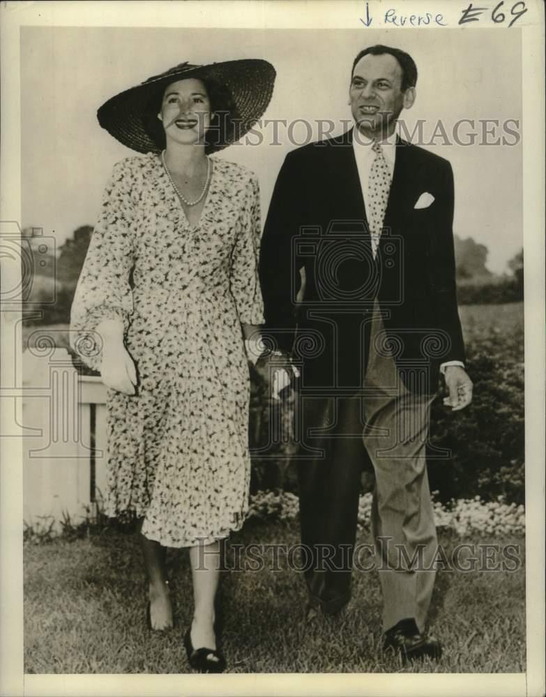 1946 Press Photo Playwright Moss Hart, Actress Kitty Carlisle Wed - nox25387