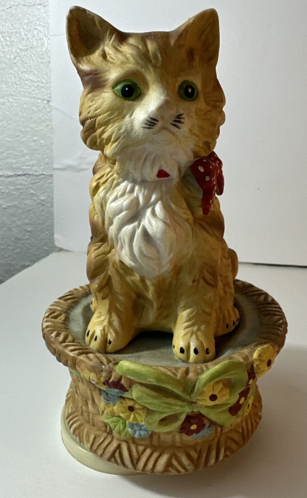 1980’s Tabby Cat With Red Bow Tie And Butterfly Music Box Talk To The Animals