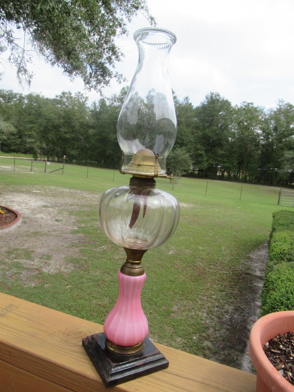Vintage P&A MFG Co Oil Lamp - Pink Rare Made in USA