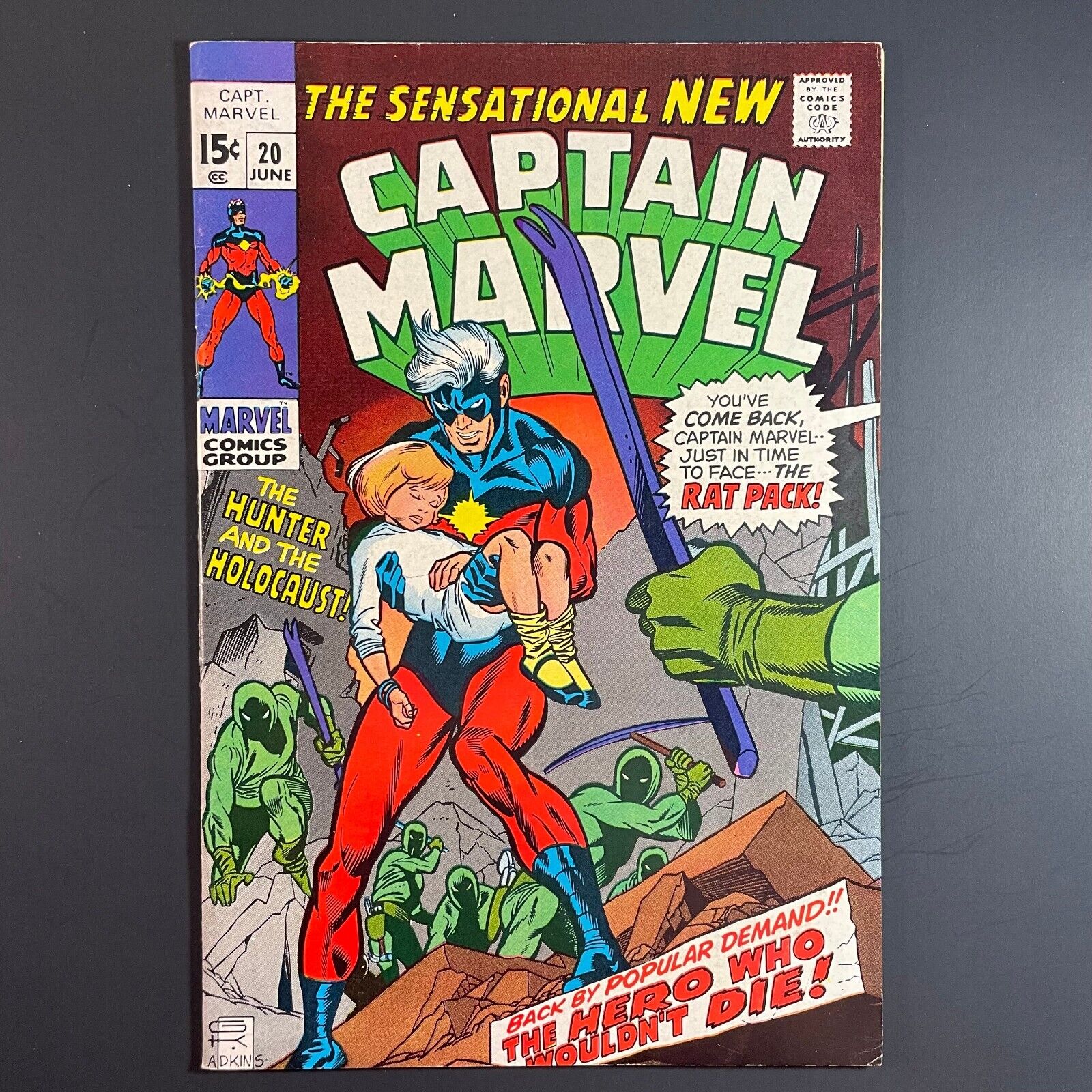 Captain Marvel 20 Bronze Age 1970 Hulk Avengers Roy Thomas comic Gil Kane cover