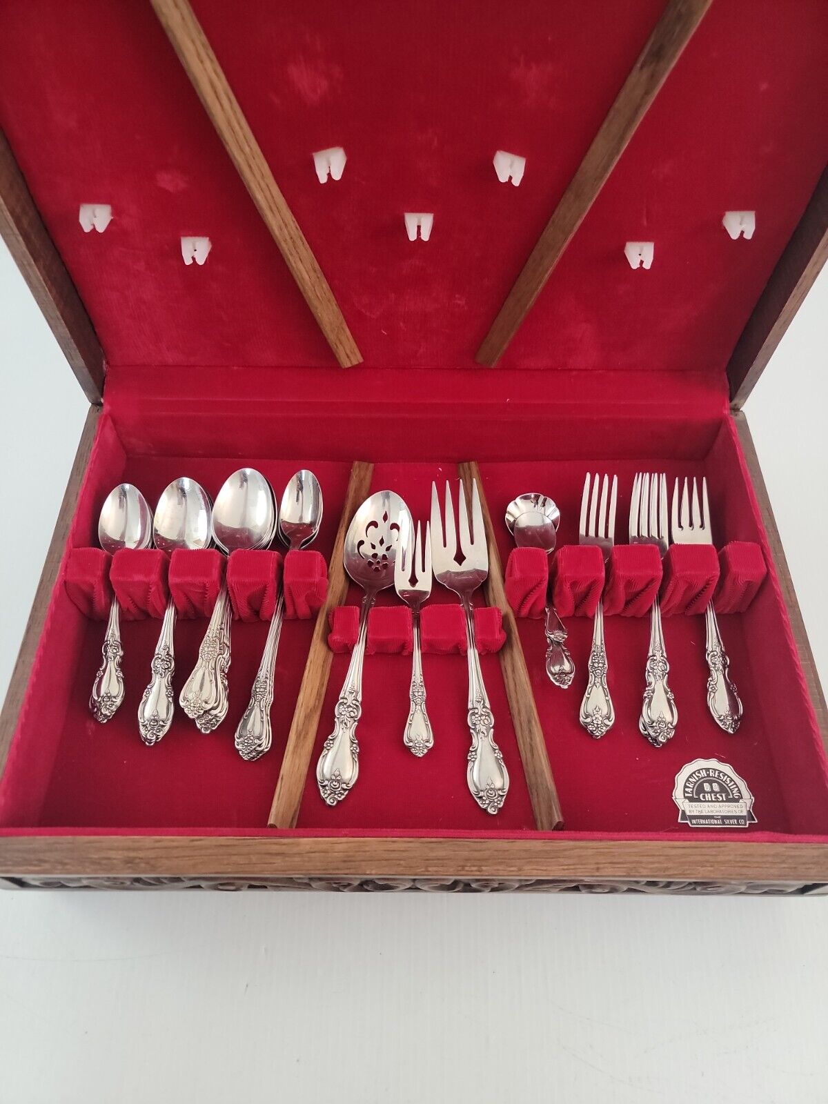 Oneida Community Stainless Flatware With Chest with Drawer Floral Design