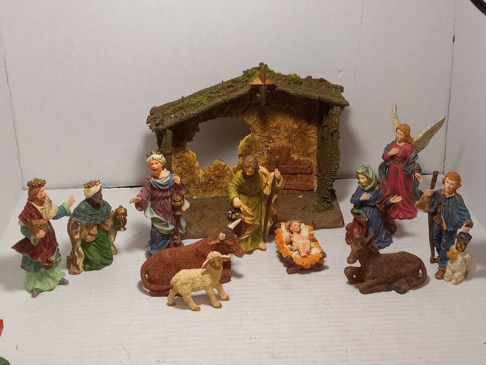 Vintage Creative Ceramics No.418870 Poly Resin 11 Piece Nativity Set With Creche