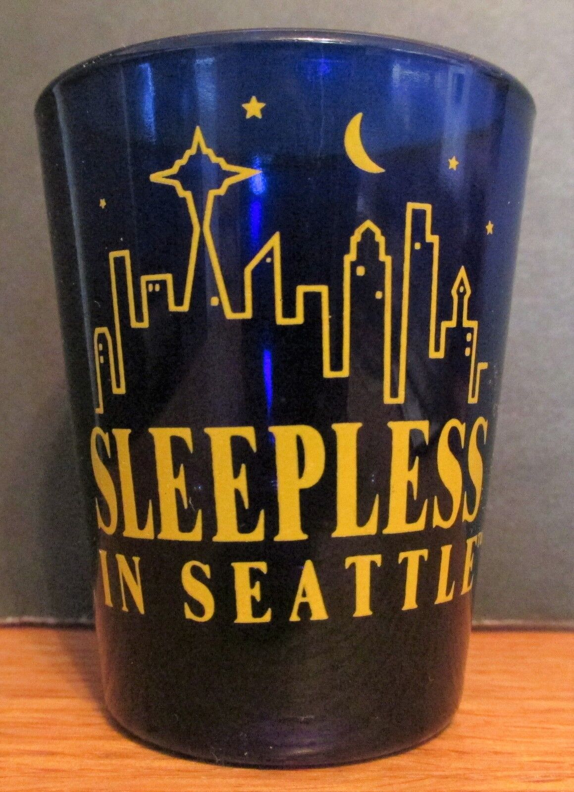 SLEEPLESS IN SEATTLE (1999 TRISTAR PICTURES) COBALT BLUE & GOLD SHORT SHOT GLASS