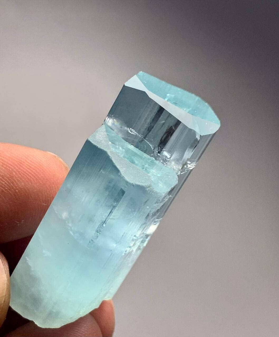 152 Carat beautiful terminated aquamarine crystal from Pakistan