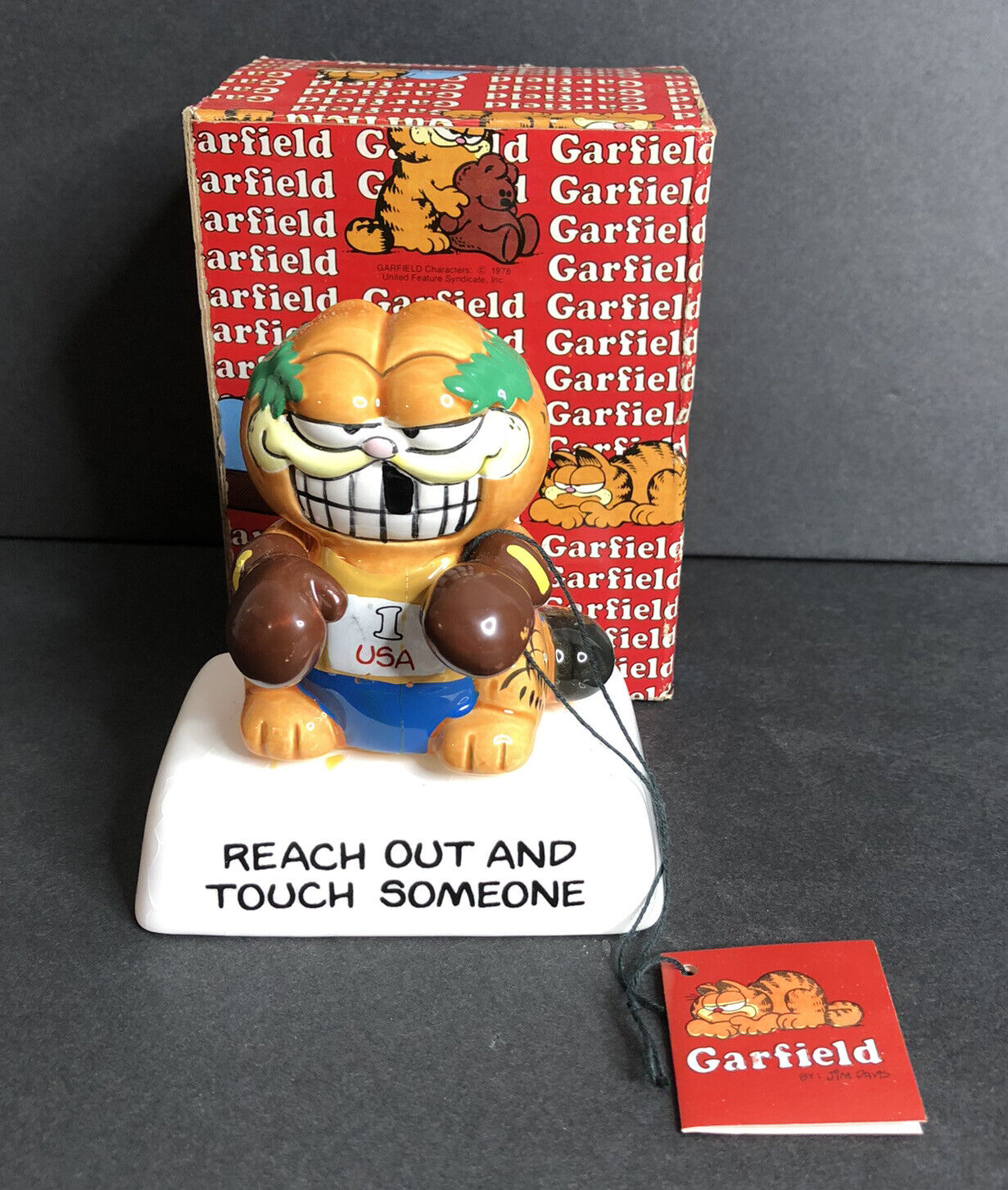 Enesco Garfield Boxing Figurine Olympic Reach Out and Touch Someone READ