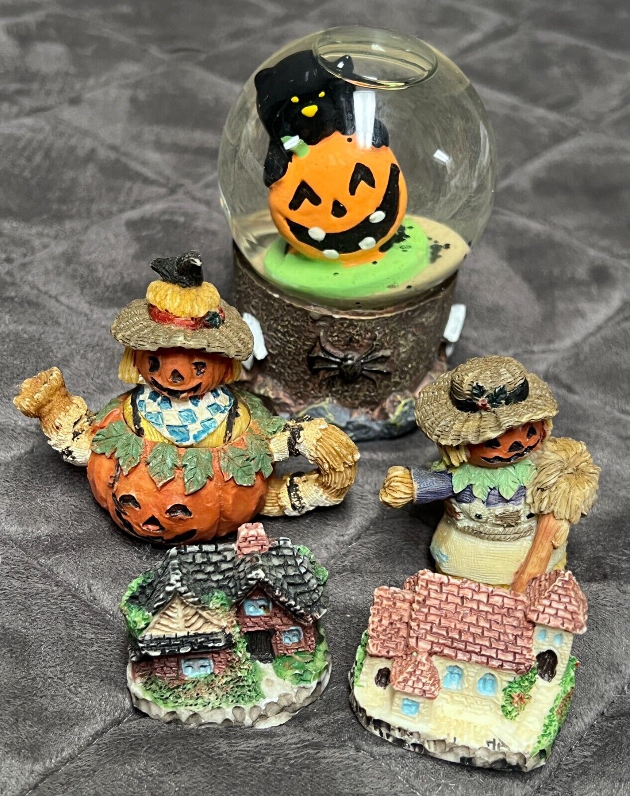 Vintage Lot of 5 Resin Halloween Pumpkin Jack-O-Lantern Snow Globe Houses