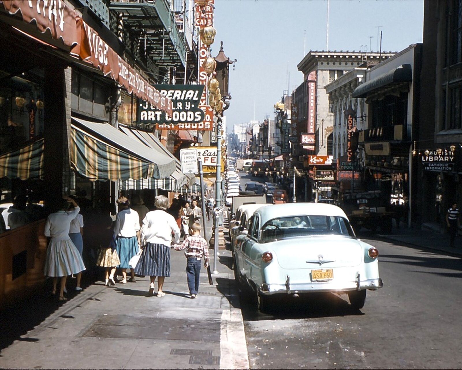 1950s SAN FRANCISCO STREET SCENE PHOTO Vintage Cars (182-k)