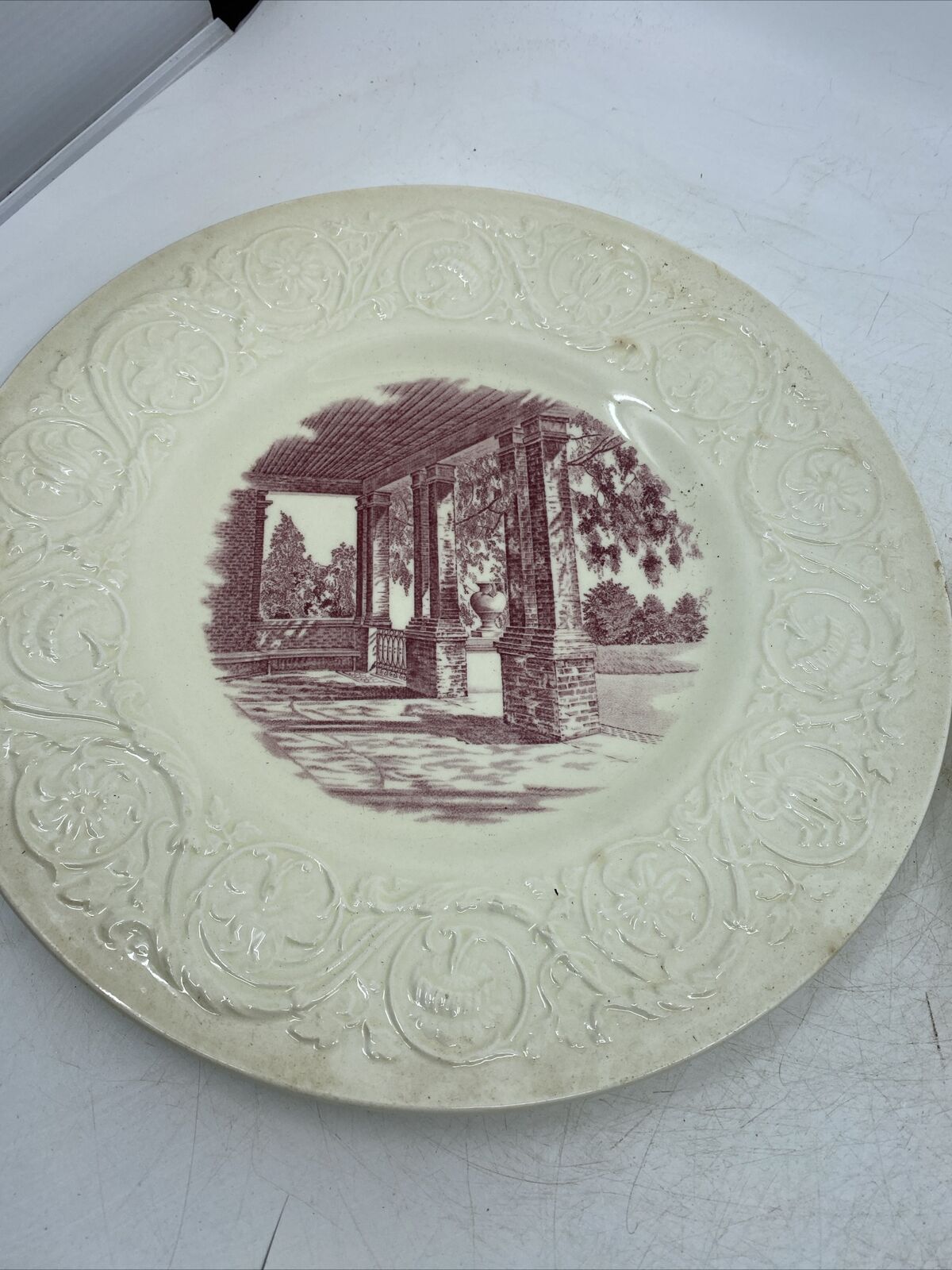 Wedgwood  Randolph-Macon Woman's College The Wistaria Mulberry Transfer Plate