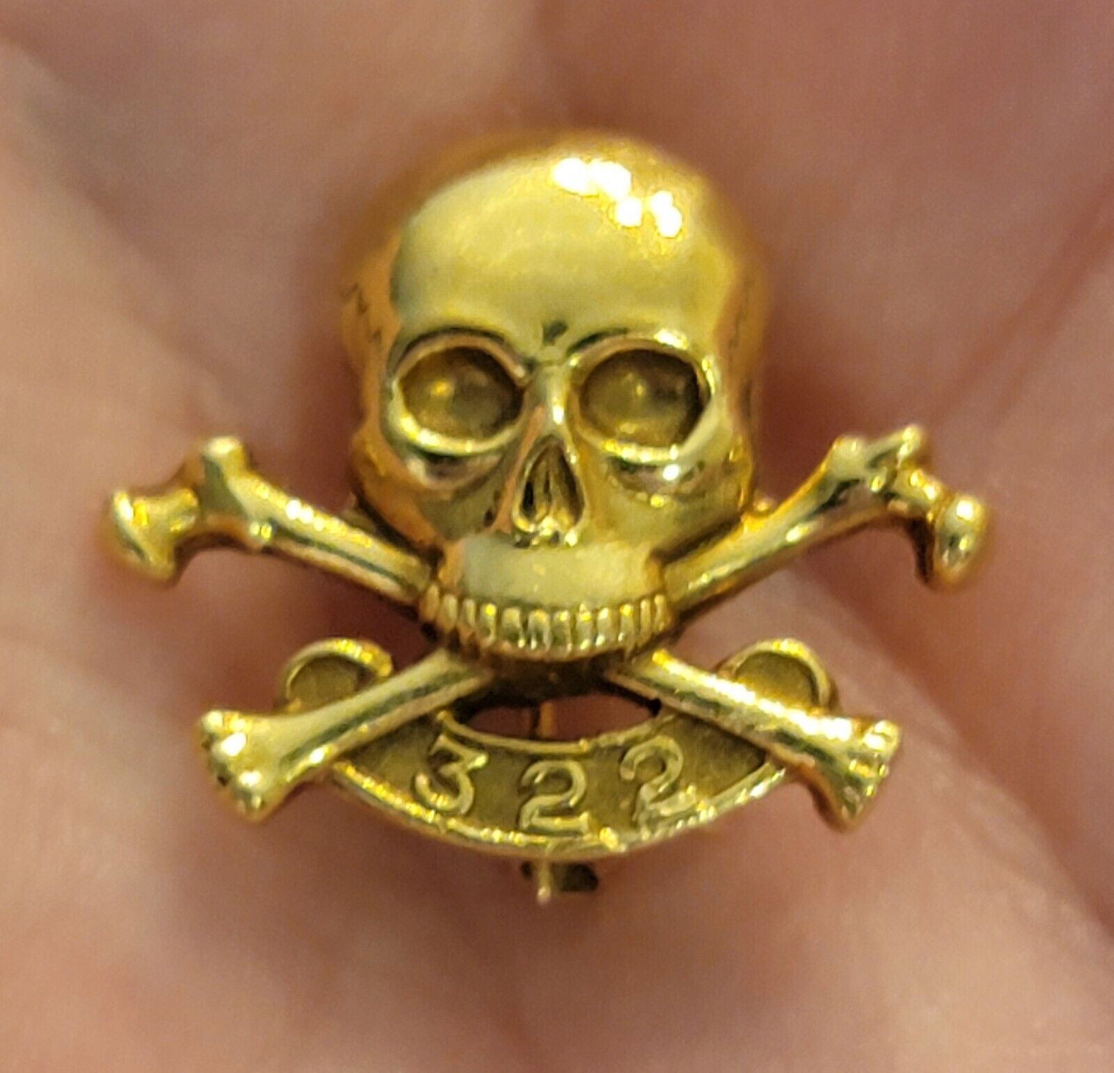 Skull & Bones Yale Fraternity Pin TIFFANY & CO 18K Gold