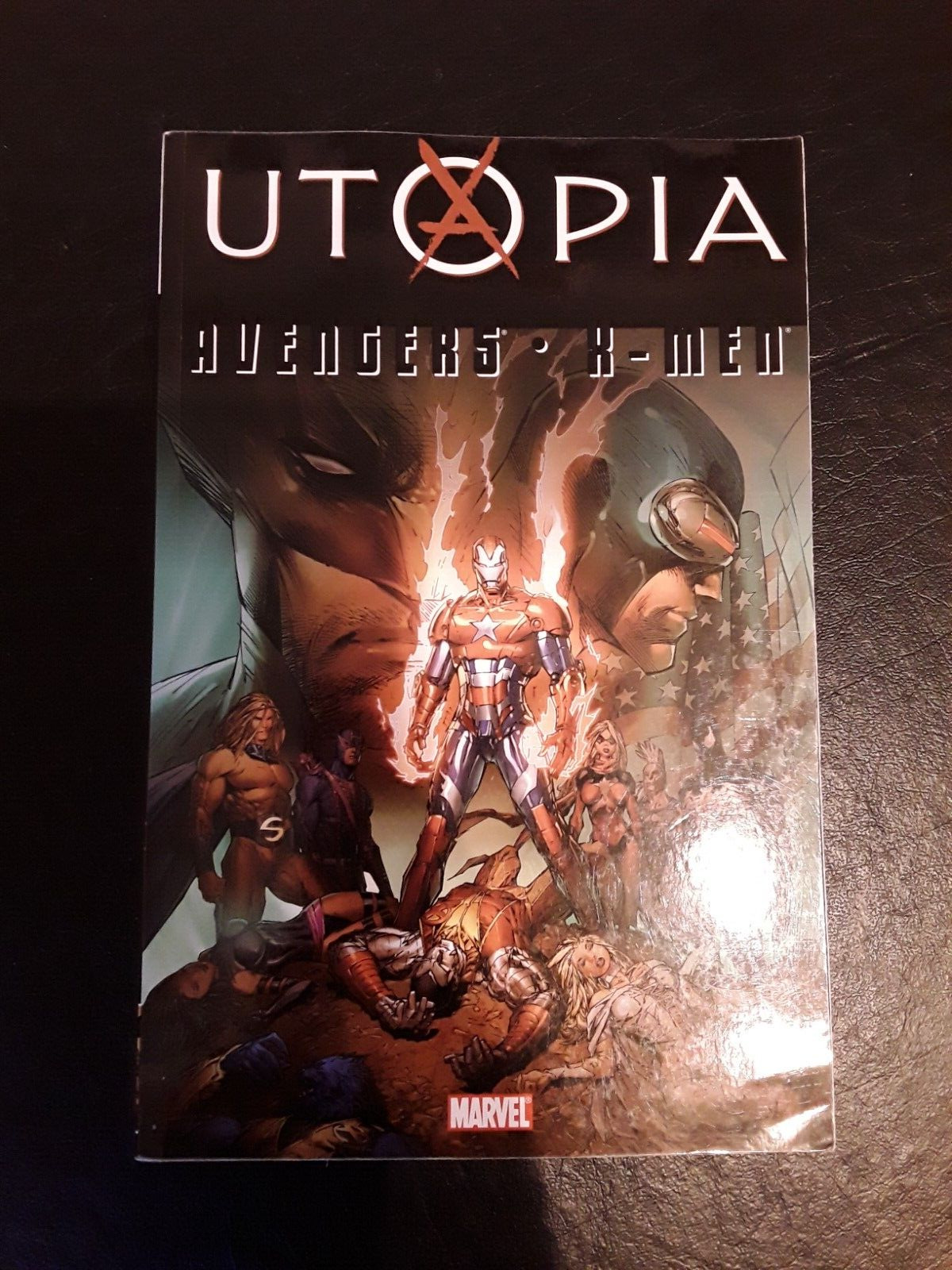 AVENGERS X-MEN UTOPIA  MARVEL TRADE PAPERBACK TPB OOP OUT OF PRINT
