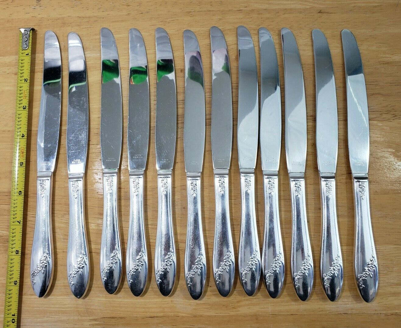 SET OF 12 VINTAGE 1947 QUEEN BESS II  SILVERPLATED MODERN HOLLOW PLACE KNIVES 